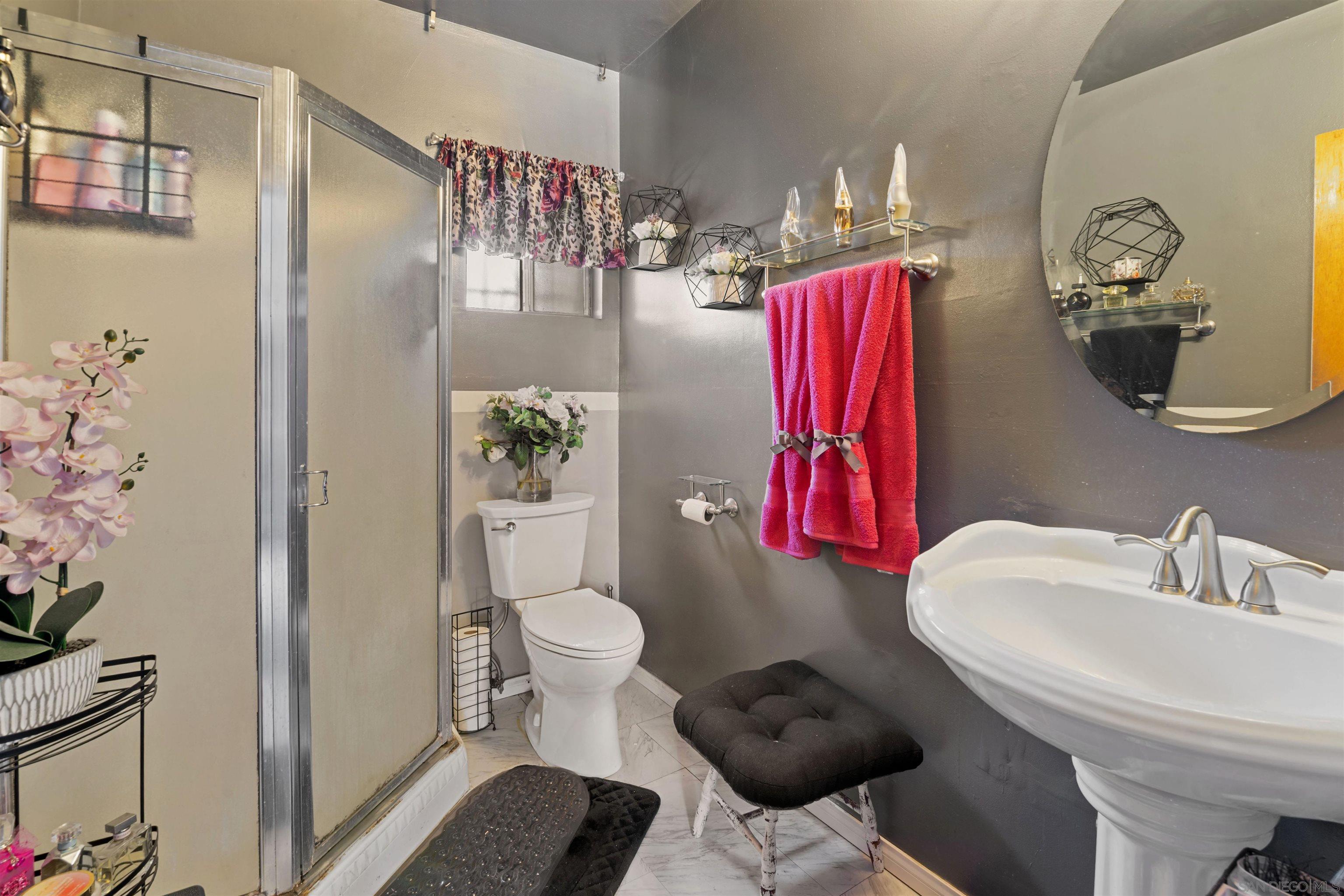 Detail Gallery Image 15 of 25 For 123 E 85th St, Los Angeles,  CA 90003 - 2 Beds | 2 Baths