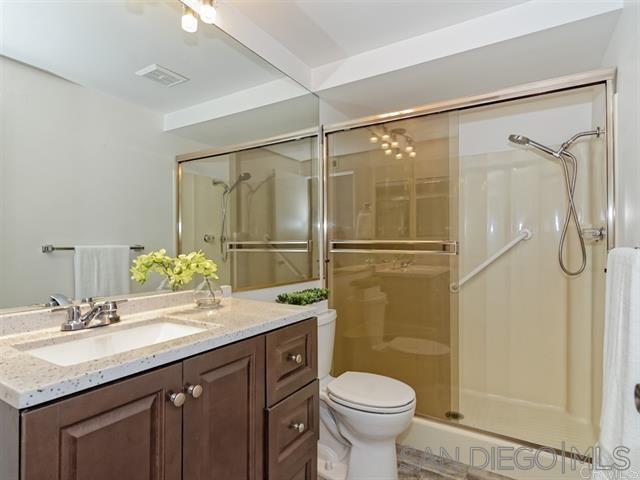 Detail Gallery Image 9 of 13 For 12114   Rancho Bernardo Rd  B, San Diego,  CA 92128 - 2 Beds | 2 Baths