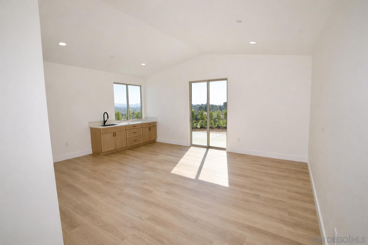 Detail Gallery Image 12 of 16 For 588  Twin Country Ln, Fallbrook,  CA 92028 - 4 Beds | 3/1 Baths