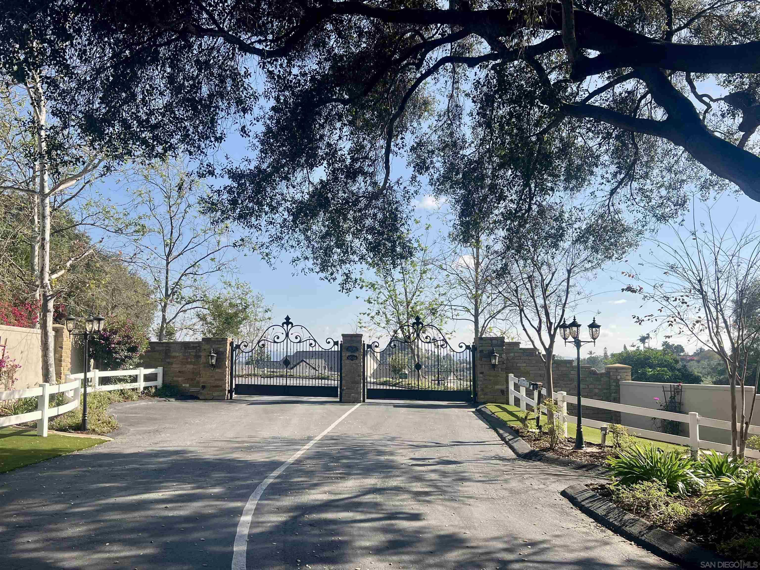 Detail Gallery Image 15 of 16 For 588  Twin Country Ln, Fallbrook,  CA 92028 - 4 Beds | 3/1 Baths