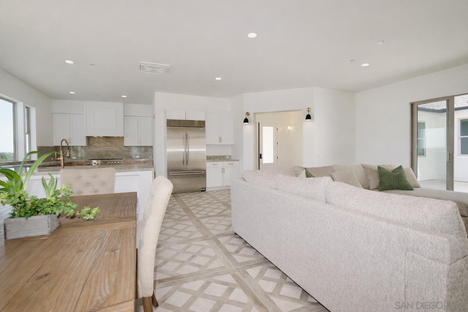 Detail Gallery Image 10 of 16 For 588  Twin Country Ln, Fallbrook,  CA 92028 - 4 Beds | 3/1 Baths