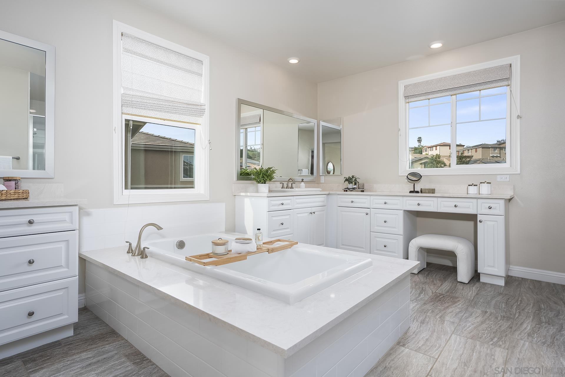 Detail Gallery Image 35 of 53 For 2025  Campo Verde Ct, Escondido,  CA 92026 - 4 Beds | 4/1 Baths