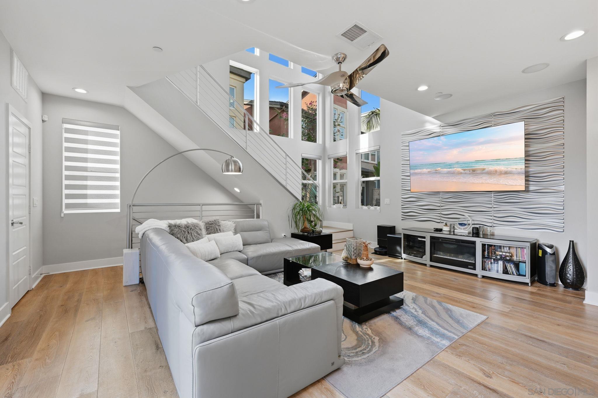 Detail Gallery Image 9 of 59 For 7835  Inception Way, San Diego,  CA 92108 - 2 Beds | 2/1 Baths