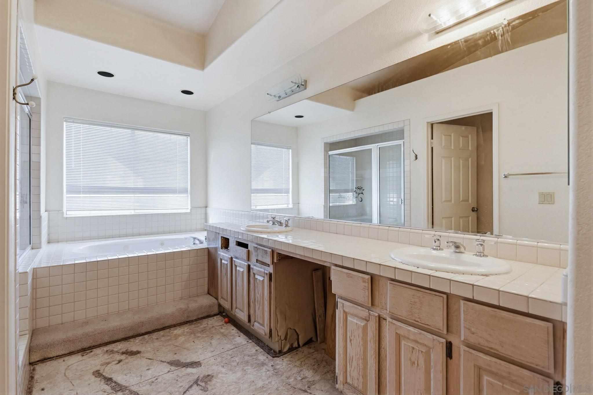 Detail Gallery Image 14 of 21 For 73  via Casitas, Bonsall,  CA 92003 - 3 Beds | 2 Baths