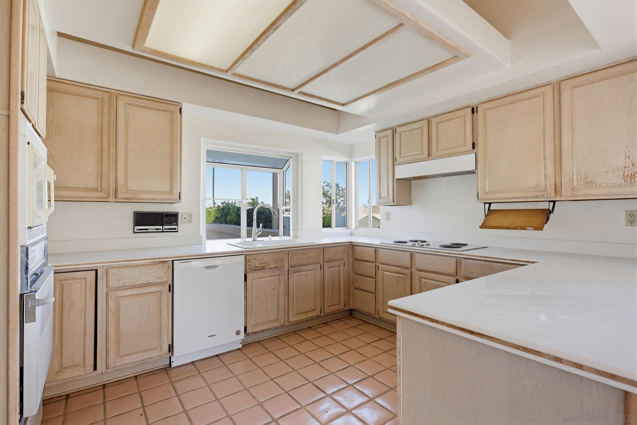 Detail Gallery Image 10 of 21 For 73  via Casitas, Bonsall,  CA 92003 - 3 Beds | 2 Baths