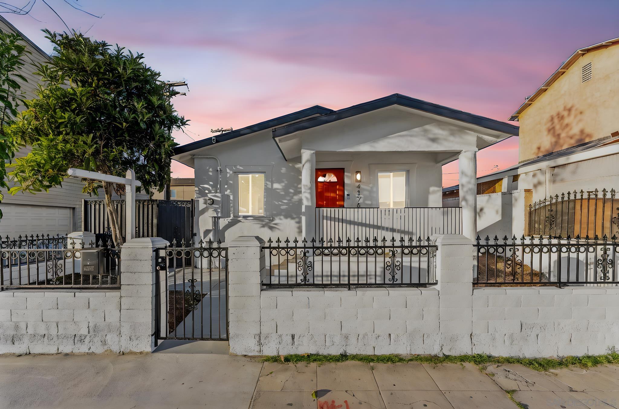 Detail Gallery Image 5 of 20 For 4376  Myrtle Ave, San Diego,  CA 92105 - 3 Beds | 2 Baths