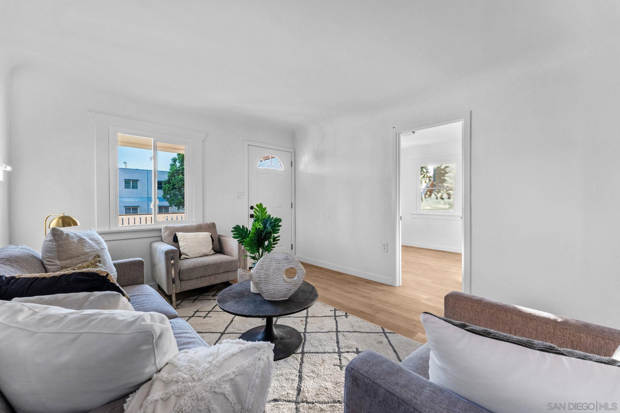 Detail Gallery Image 8 of 20 For 4376  Myrtle Ave, San Diego,  CA 92105 - 3 Beds | 2 Baths