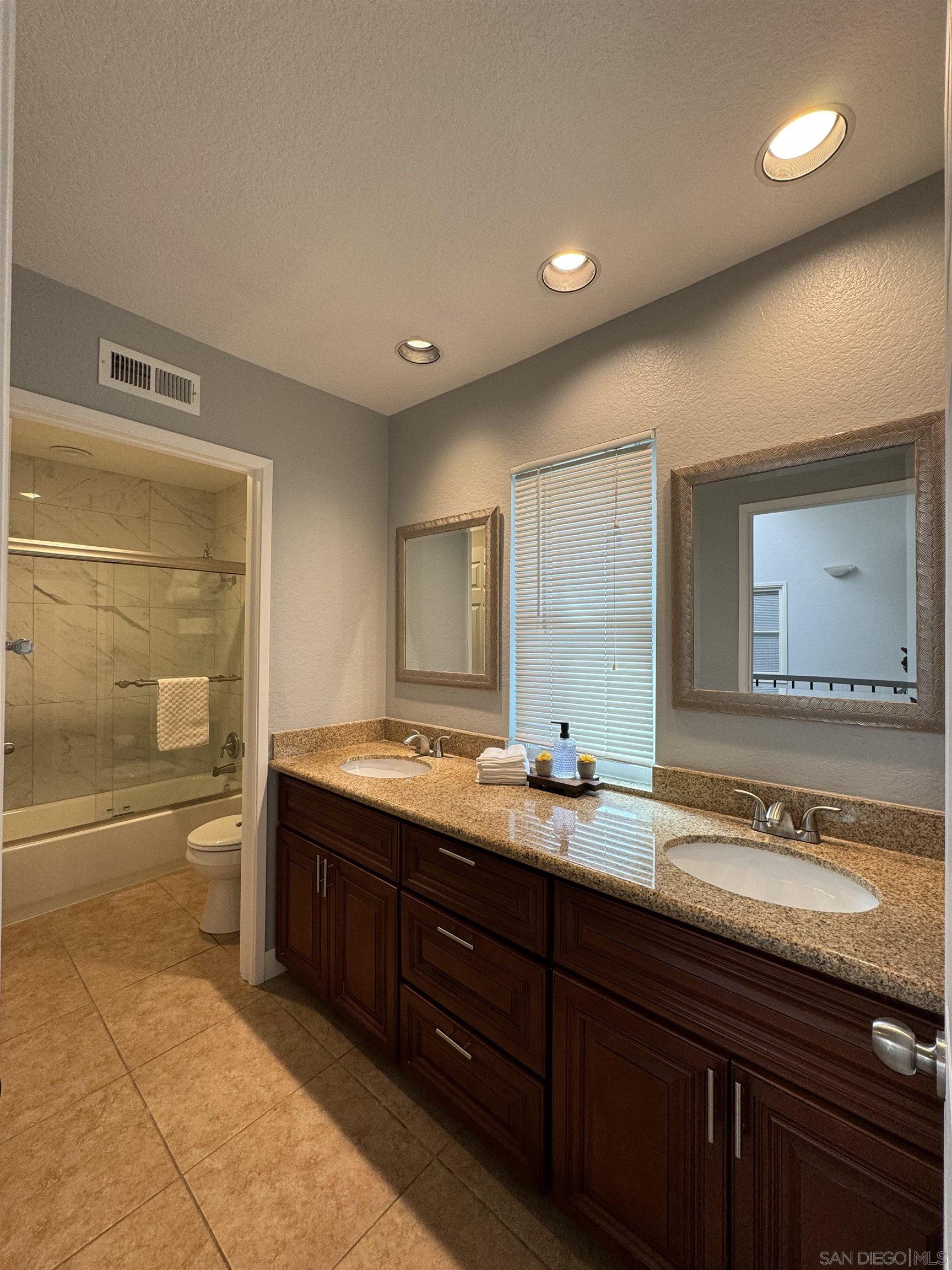 Detail Gallery Image 19 of 23 For 13871  Bruyere Ct, San Diego,  CA 92129 - 5 Beds | 3 Baths