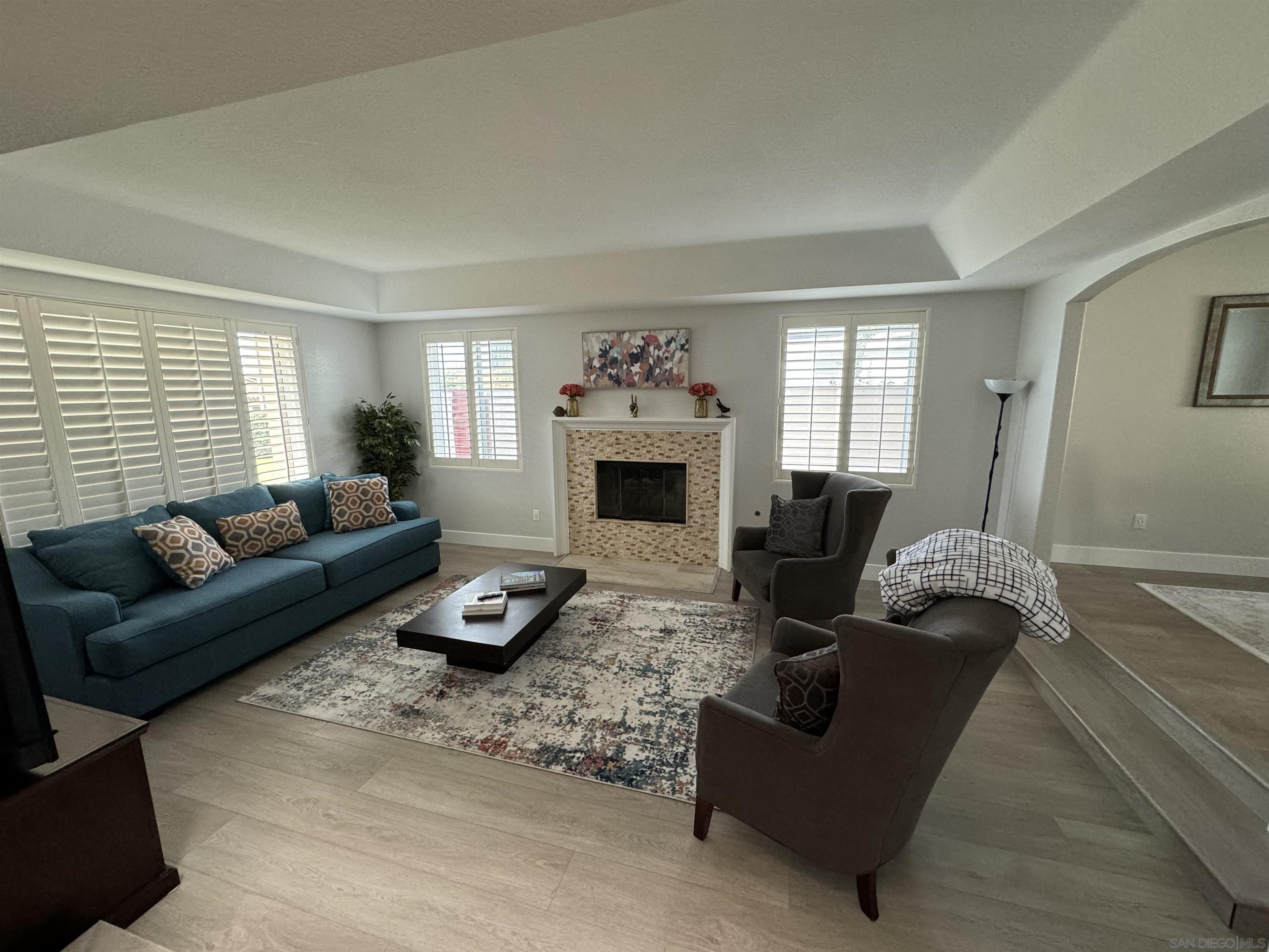 Detail Gallery Image 6 of 23 For 13871  Bruyere Ct, San Diego,  CA 92129 - 5 Beds | 3 Baths