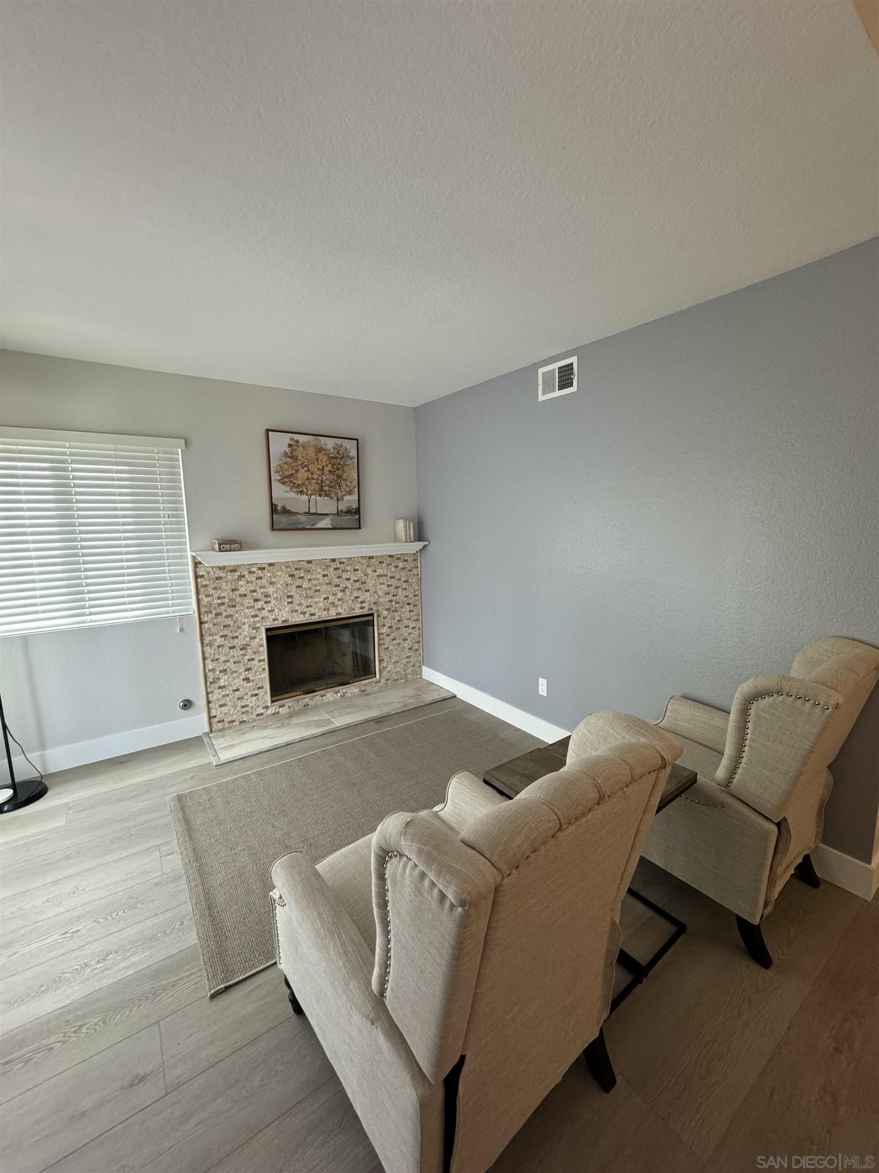 Detail Gallery Image 8 of 23 For 13871  Bruyere Ct, San Diego,  CA 92129 - 5 Beds | 3 Baths