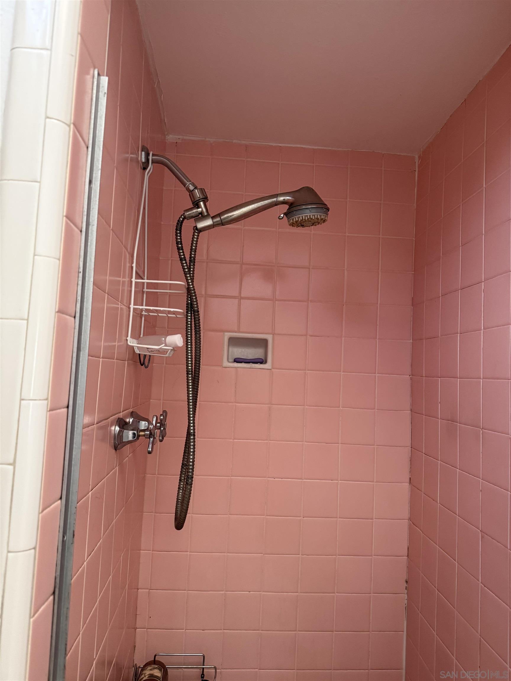 Detail Gallery Image 14 of 36 For 2537  Pacheco St, San Francisco,  CA 94116 - 2 Beds | 1 Baths