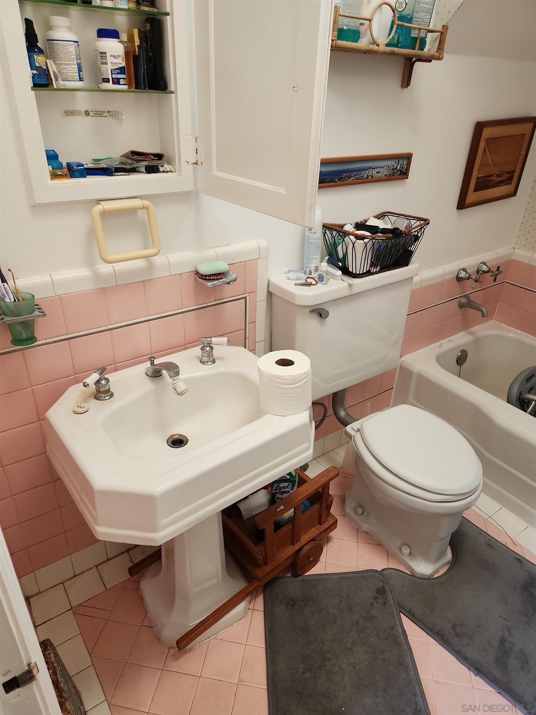 Detail Gallery Image 15 of 36 For 2537  Pacheco St, San Francisco,  CA 94116 - 2 Beds | 1 Baths