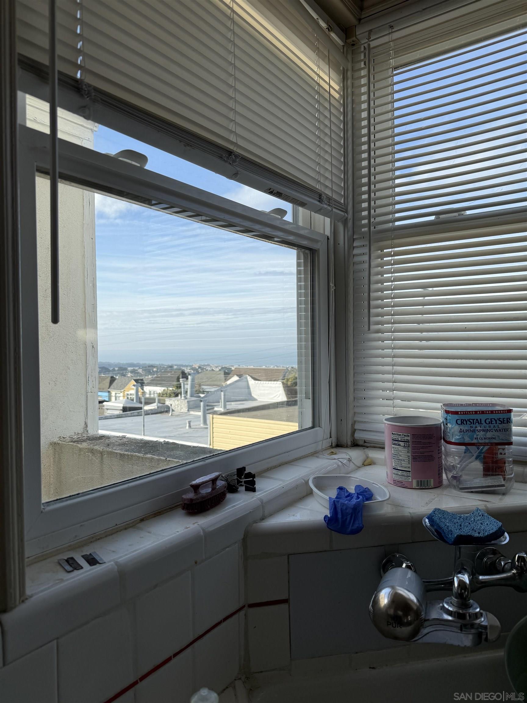 Detail Gallery Image 8 of 36 For 2537  Pacheco St, San Francisco,  CA 94116 - 2 Beds | 1 Baths