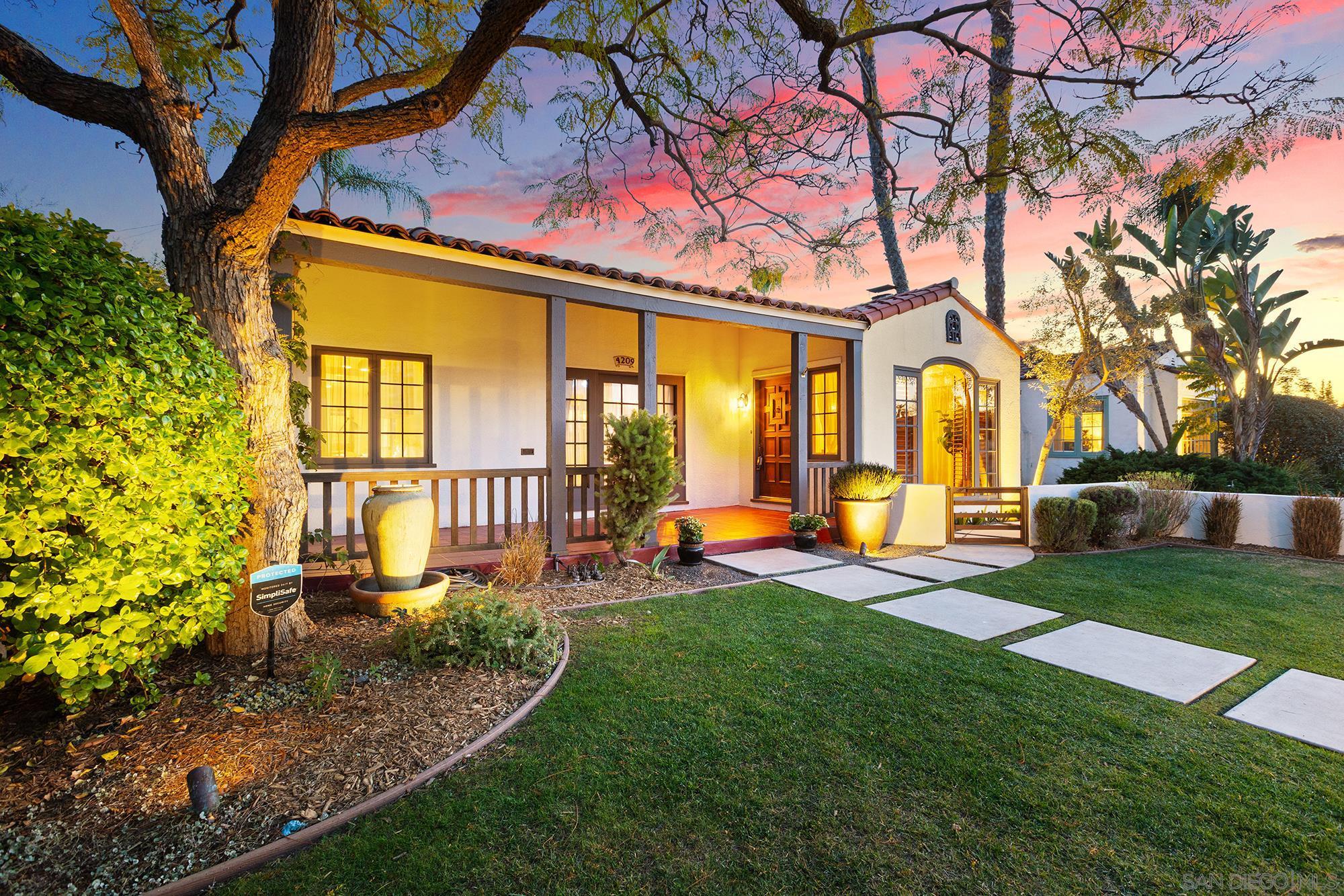 Detail Gallery Image 2 of 44 For 4209  Alder Dr, San Diego,  CA 92116 - 2 Beds | 2 Baths