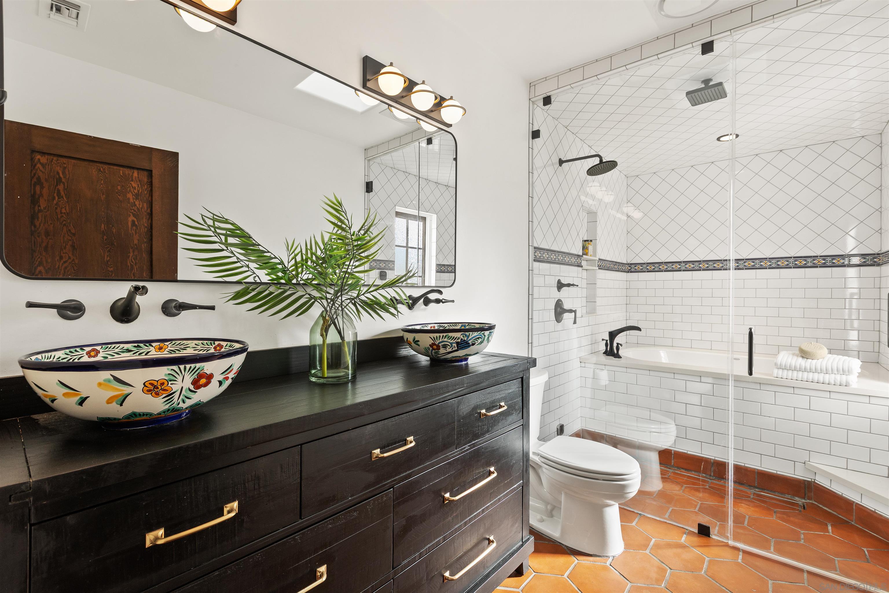 Detail Gallery Image 16 of 44 For 4209  Alder Dr, San Diego,  CA 92116 - 2 Beds | 2 Baths