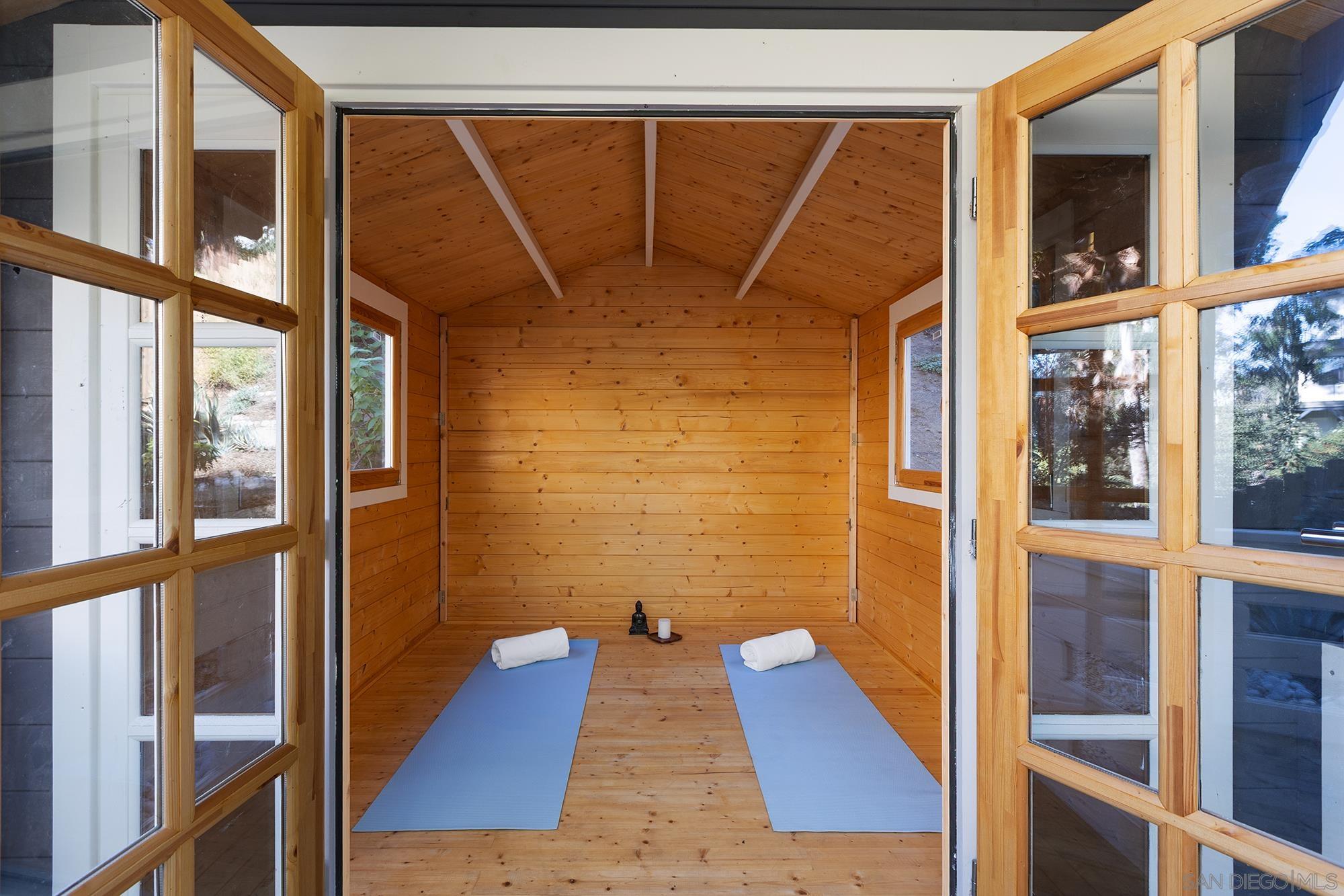 Detail Gallery Image 25 of 44 For 4209  Alder Dr, San Diego,  CA 92116 - 2 Beds | 2 Baths