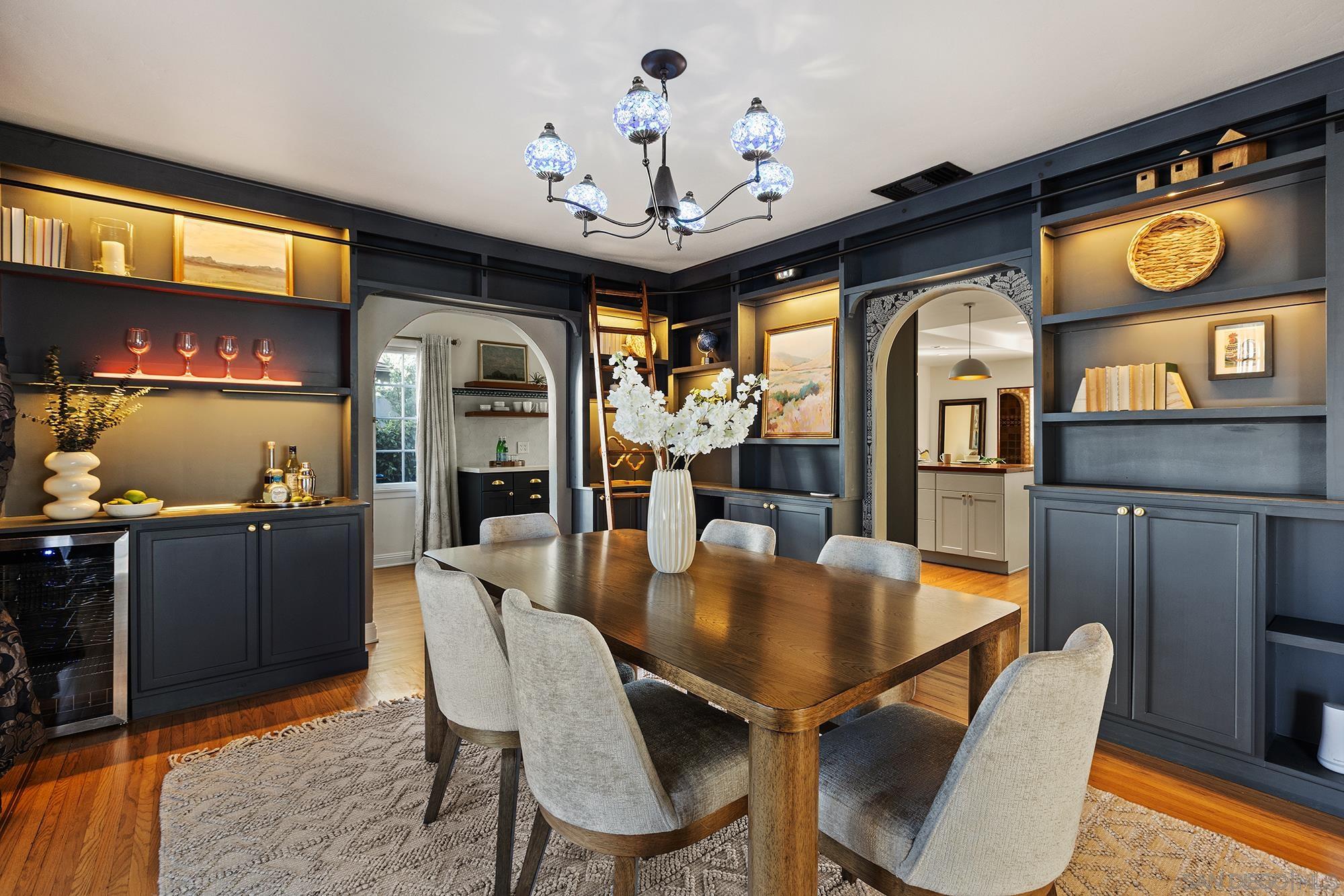 Detail Gallery Image 4 of 44 For 4209  Alder Dr, San Diego,  CA 92116 - 2 Beds | 2 Baths