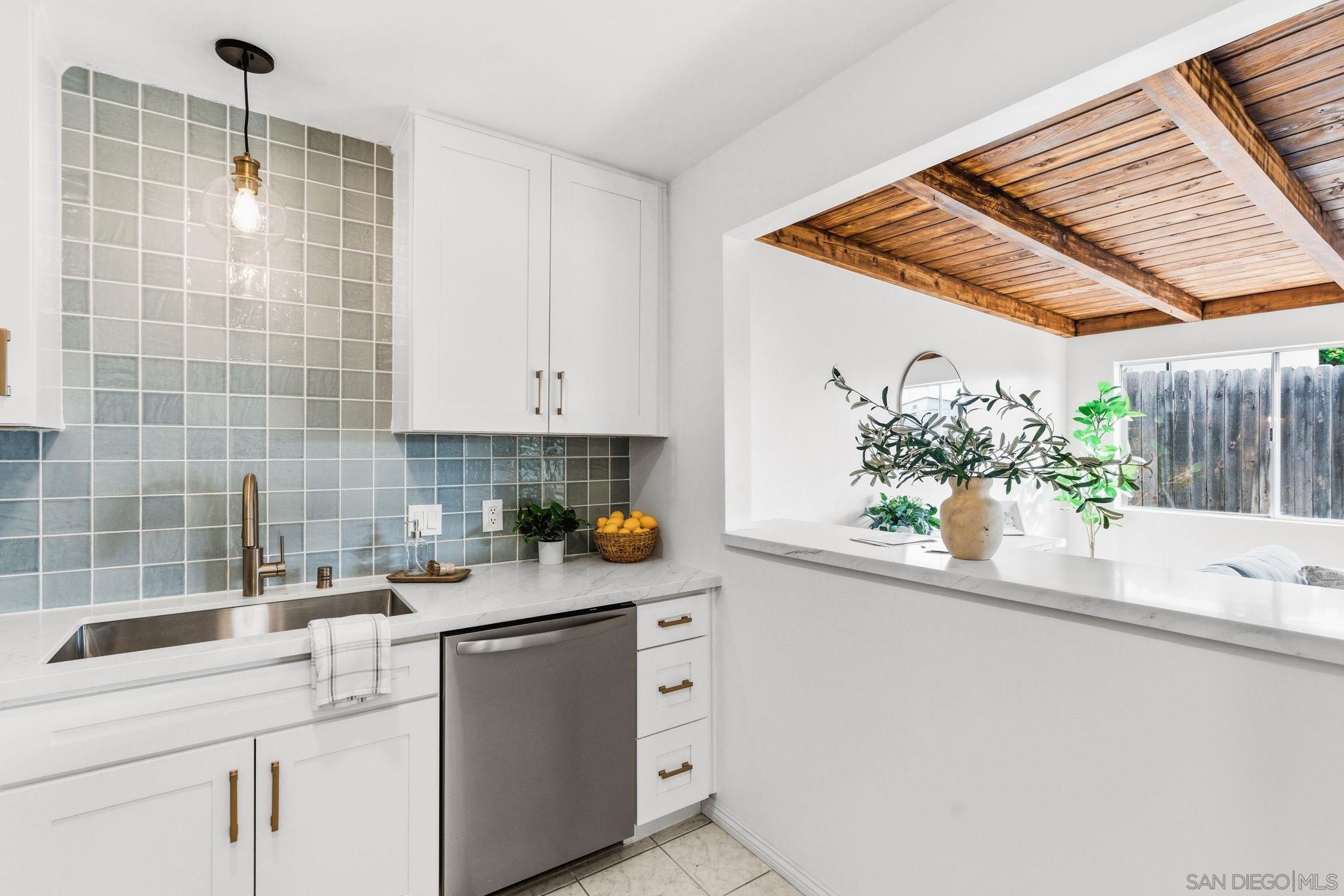 Detail Gallery Image 7 of 24 For 805  Madison Ave, Chula Vista,  CA 91911 - 4 Beds | 2 Baths