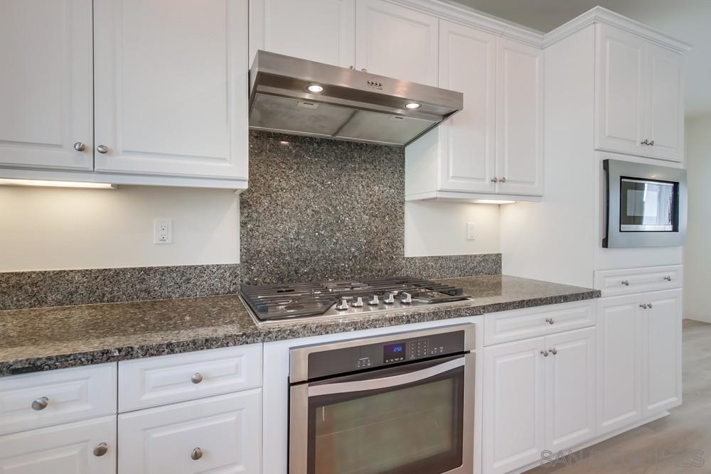 Detail Gallery Image 3 of 40 For 6012  Village Center Loop Rd  #38,  San Diego,  CA 92130 - 4 Beds | 3/1 Baths