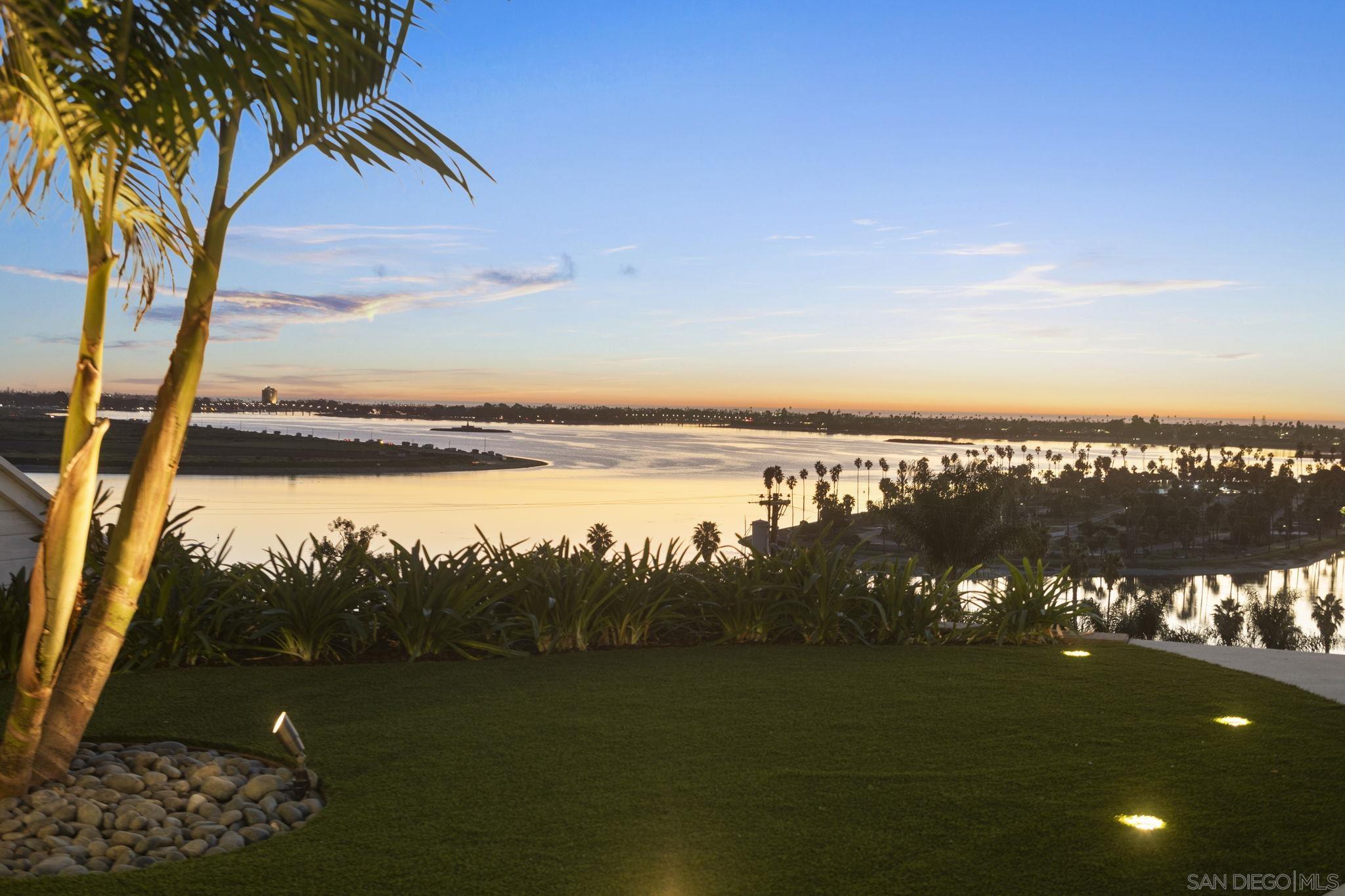 Detail Gallery Image 19 of 47 For 3080  Lloyd St, San Diego,  CA 92117 - 4 Beds | 3 Baths