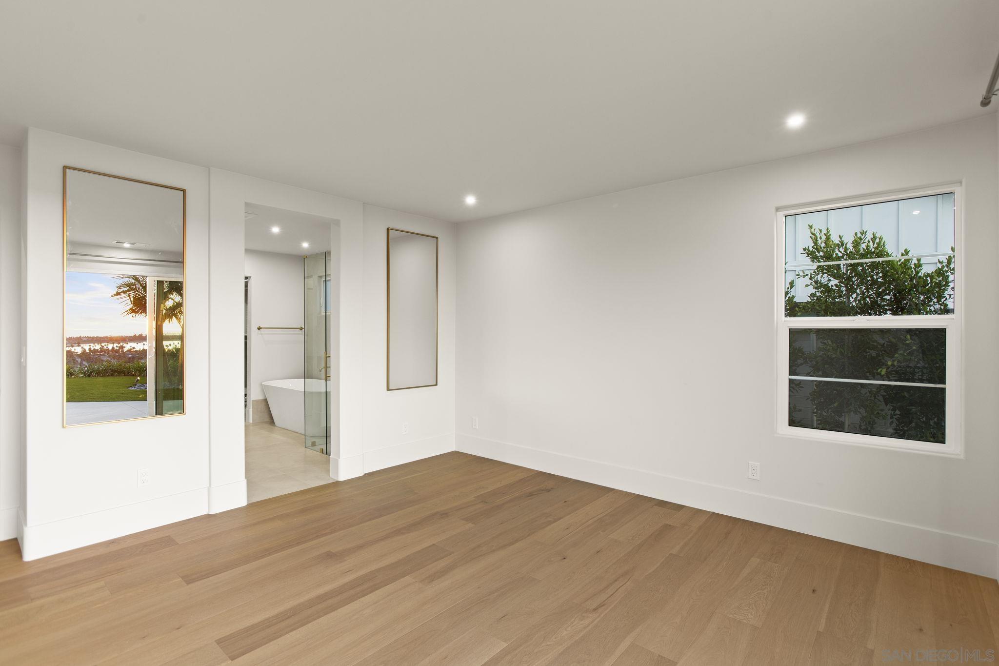 Detail Gallery Image 25 of 47 For 3080  Lloyd St, San Diego,  CA 92117 - 4 Beds | 3 Baths