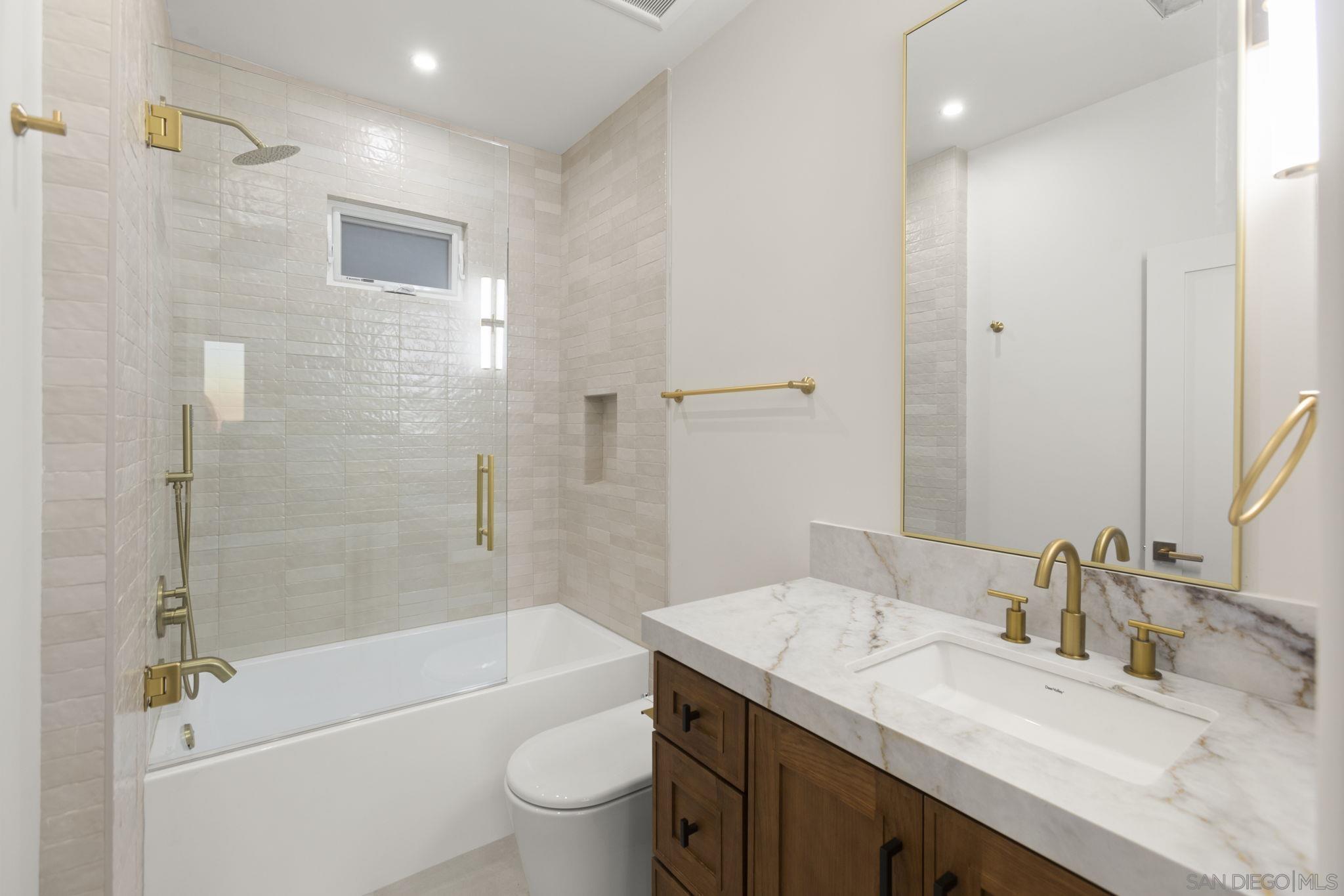 Detail Gallery Image 30 of 47 For 3080  Lloyd St, San Diego,  CA 92117 - 4 Beds | 3 Baths