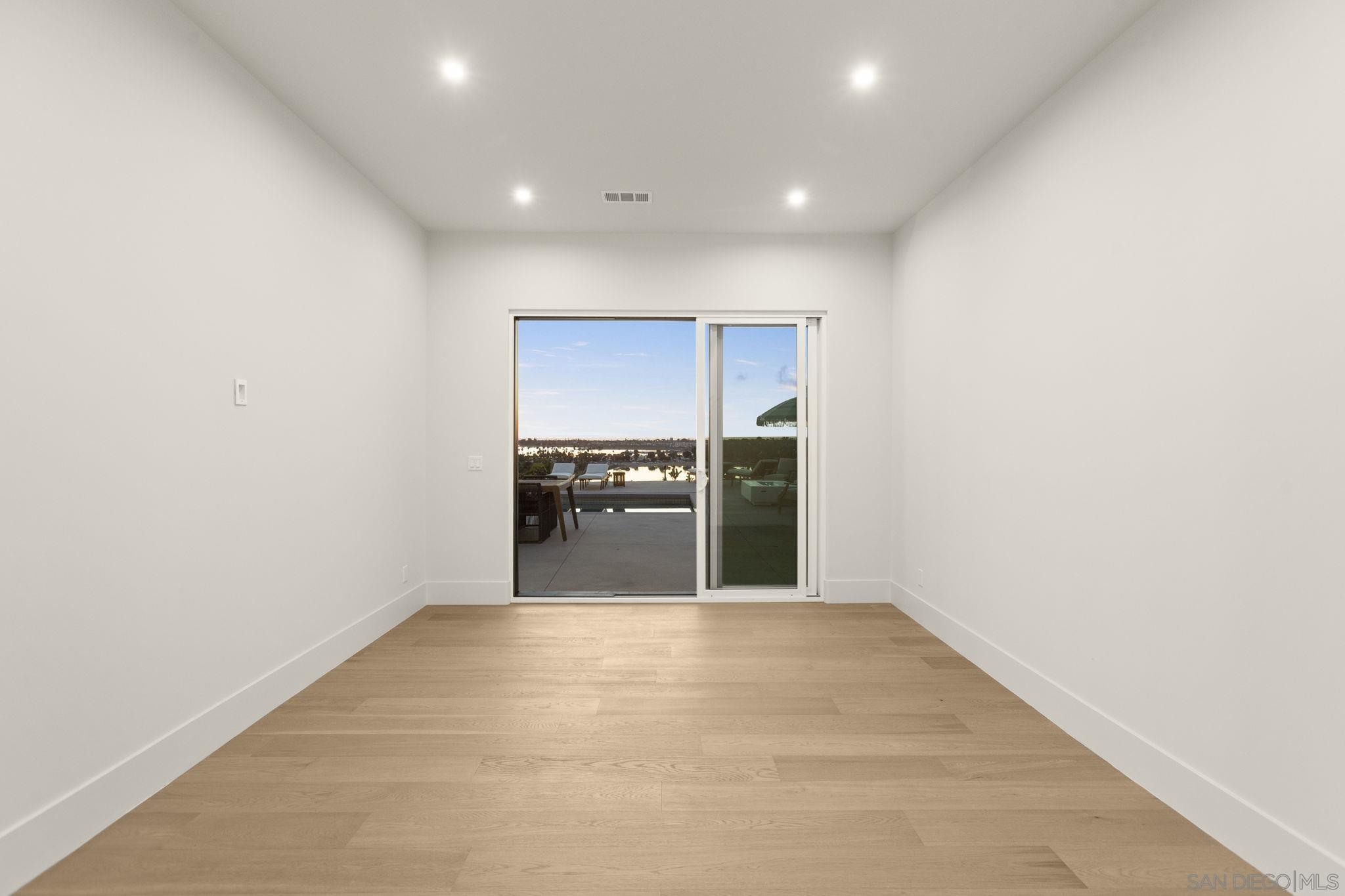 Detail Gallery Image 35 of 47 For 3080  Lloyd St, San Diego,  CA 92117 - 4 Beds | 3 Baths