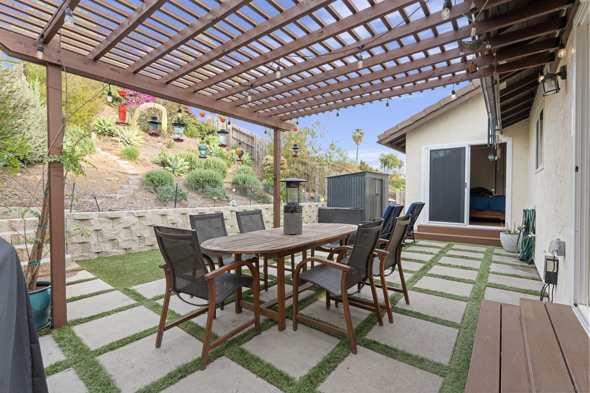 Detail Gallery Image 22 of 40 For 1620  Madrone Gln, Escondido,  CA 92027 - 4 Beds | 3 Baths