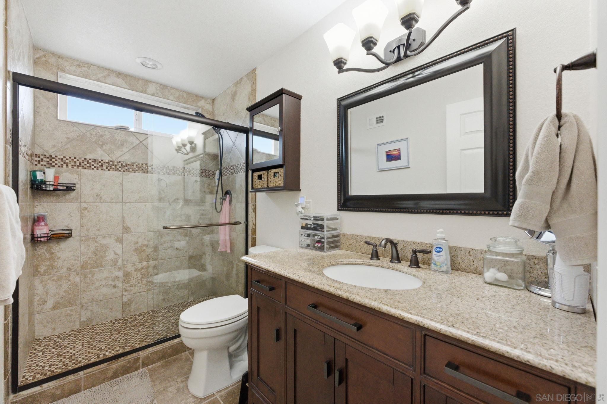 Detail Gallery Image 34 of 40 For 1620  Madrone Gln, Escondido,  CA 92027 - 4 Beds | 3 Baths