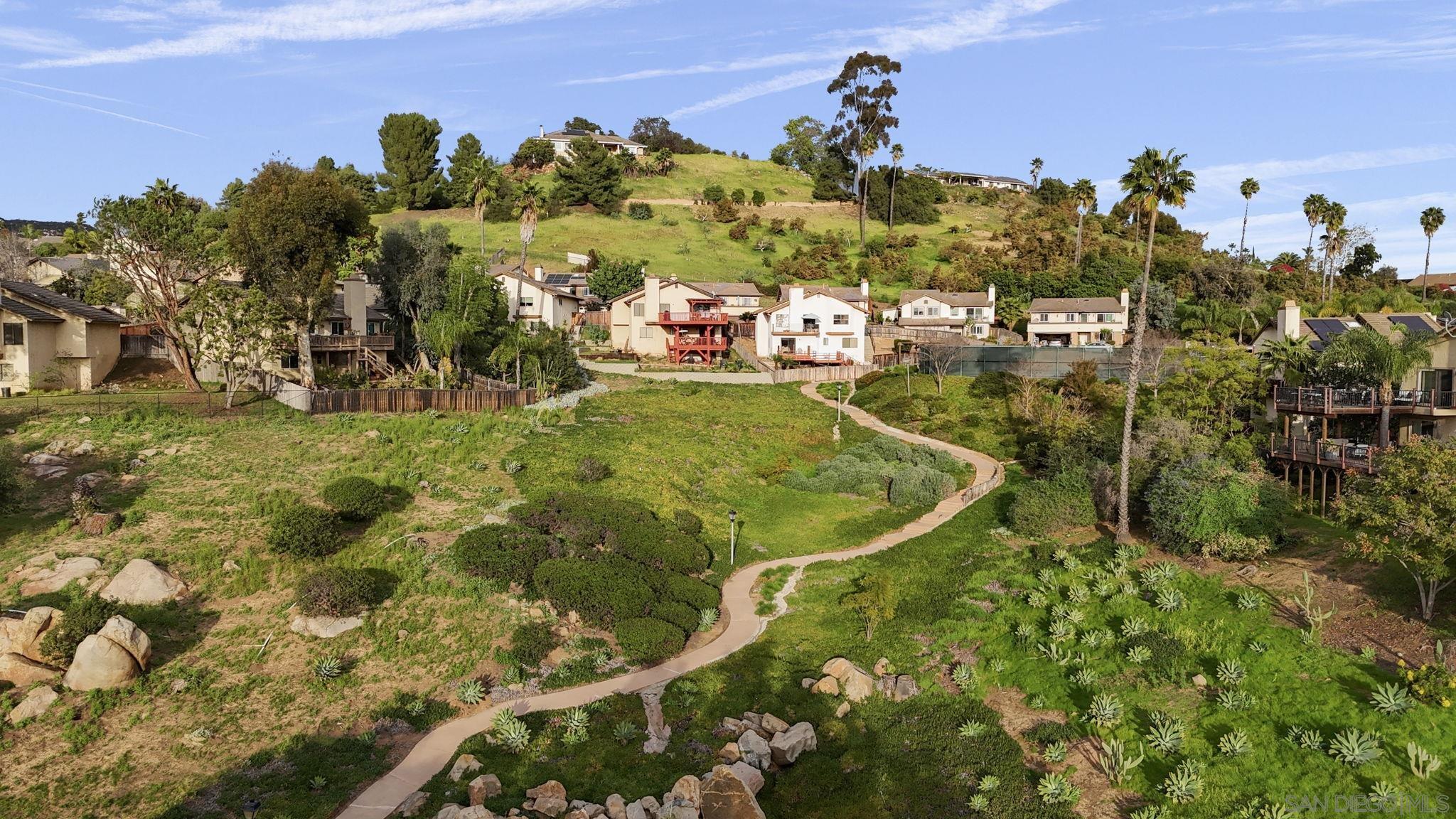 Detail Gallery Image 39 of 40 For 1620  Madrone Gln, Escondido,  CA 92027 - 4 Beds | 3 Baths