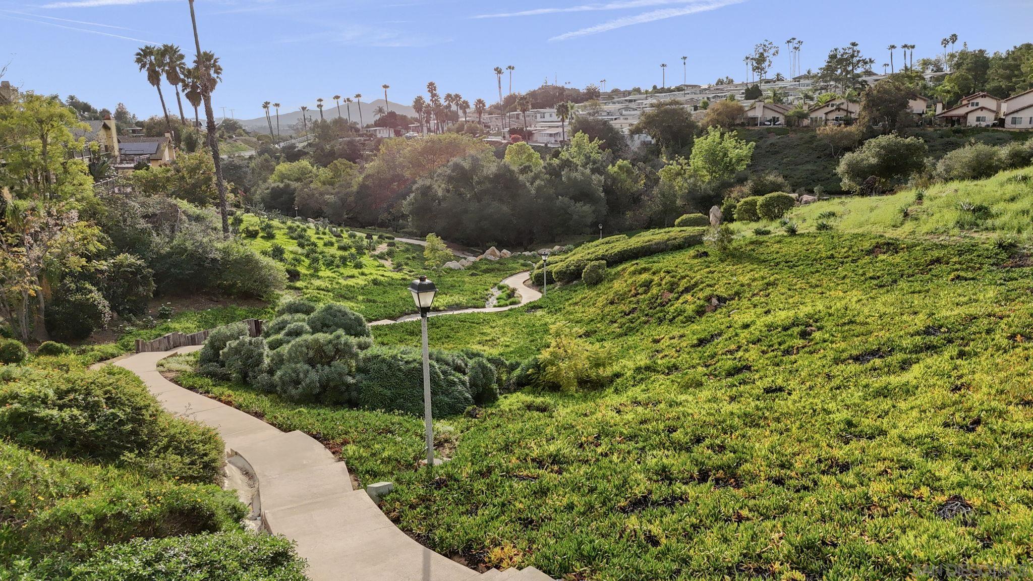 Detail Gallery Image 40 of 40 For 1620  Madrone Gln, Escondido,  CA 92027 - 4 Beds | 3 Baths