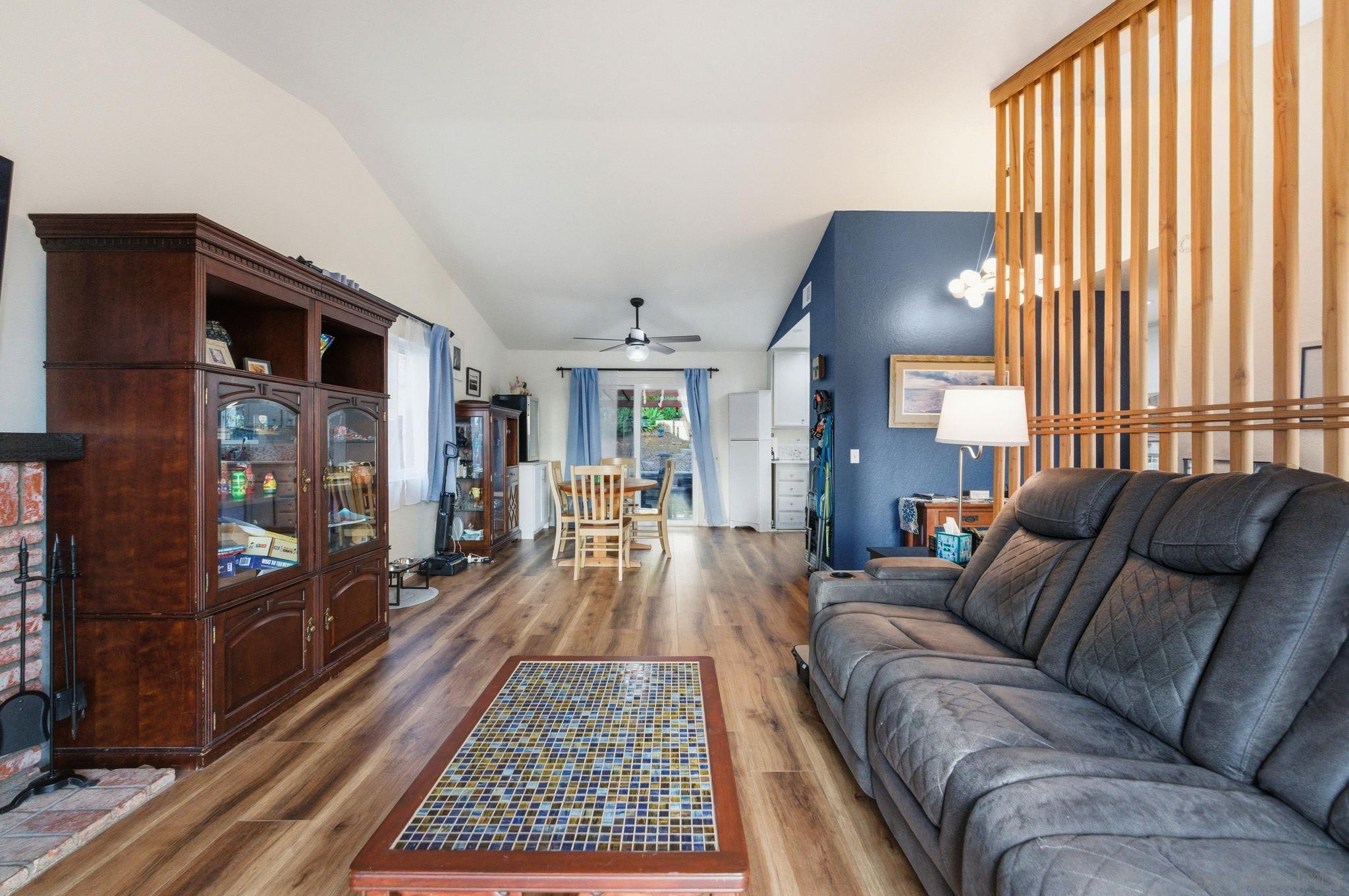 Detail Gallery Image 9 of 40 For 1620  Madrone Gln, Escondido,  CA 92027 - 4 Beds | 3 Baths