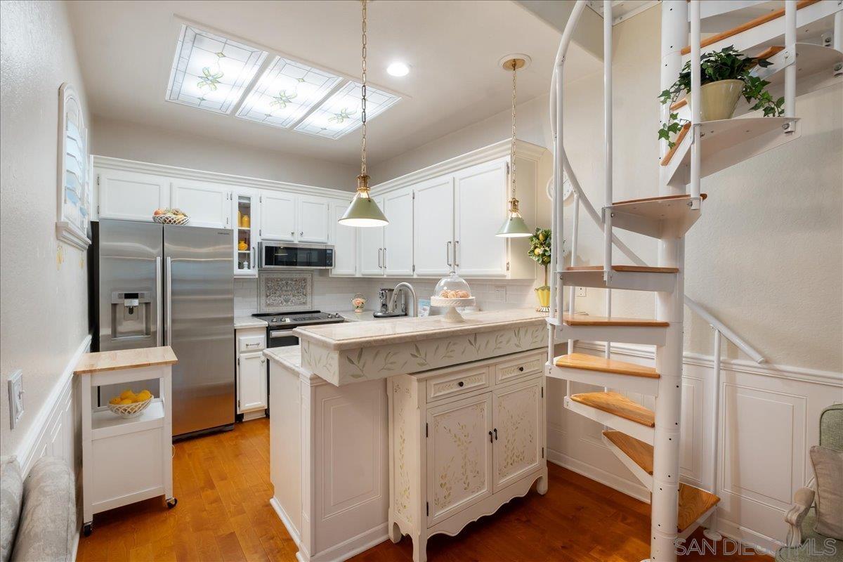 Detail Gallery Image 2 of 18 For 7274  Shoreline Drive  #116,  San Diego,  CA 92122 - 2 Beds | 1 Baths