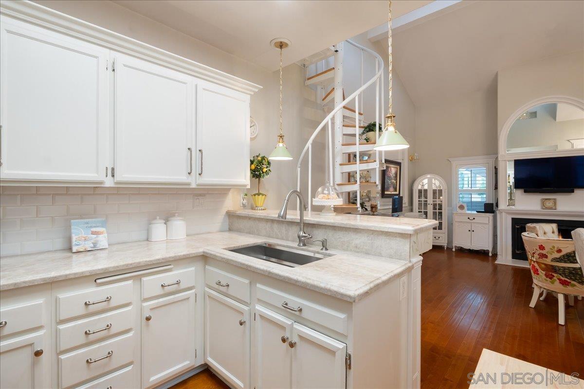 Detail Gallery Image 4 of 18 For 7274  Shoreline Drive  #116,  San Diego,  CA 92122 - 2 Beds | 1 Baths