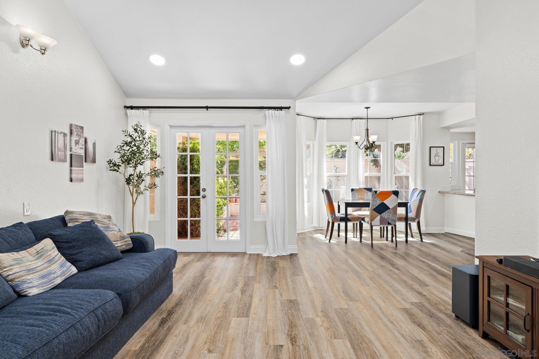 Front Image Thumbnail for SD260003026