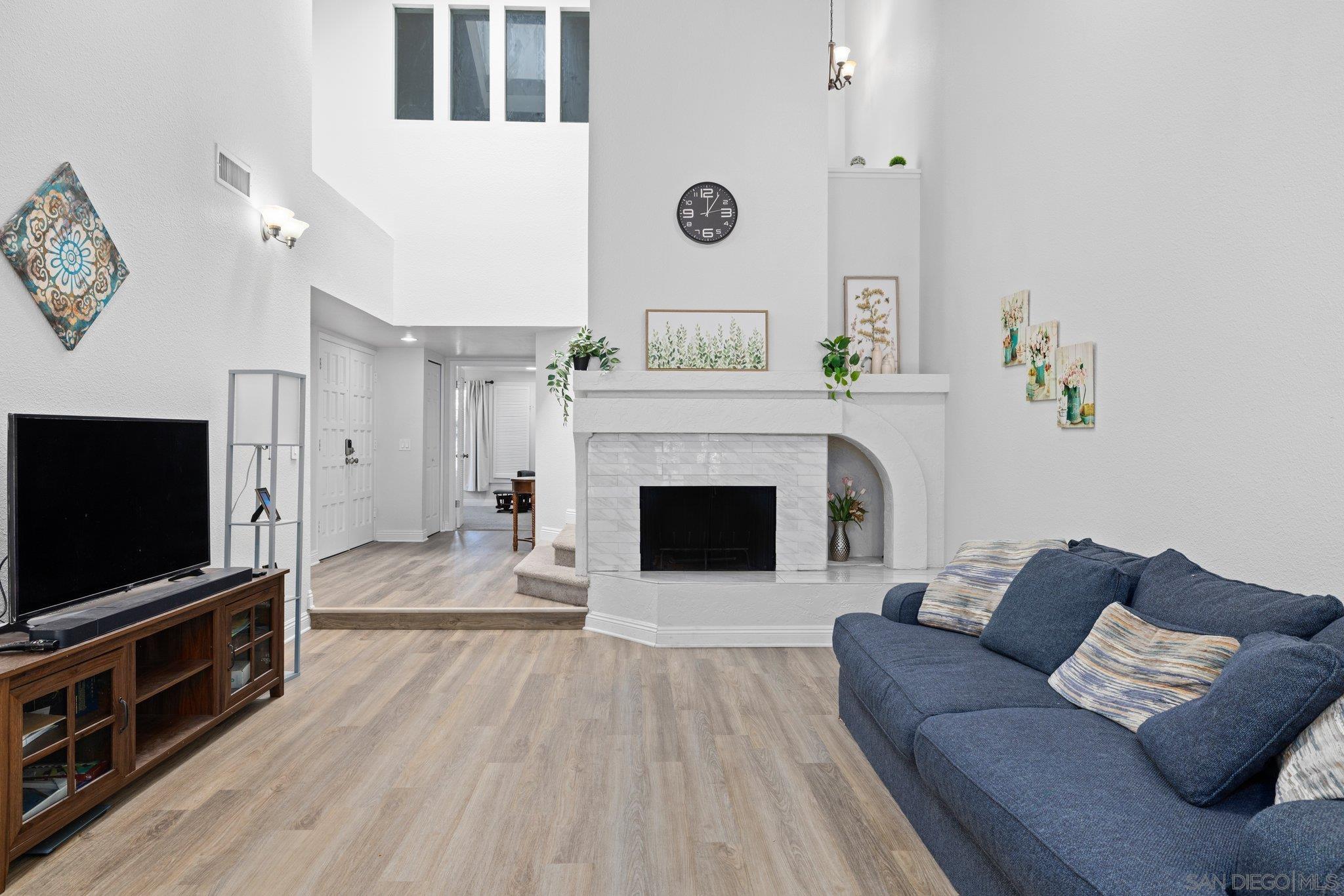 Detail Gallery Image 12 of 34 For 15913  Avenida Villaha  #42,  San Diego,  CA 92128 - 3 Beds | 2/1 Baths