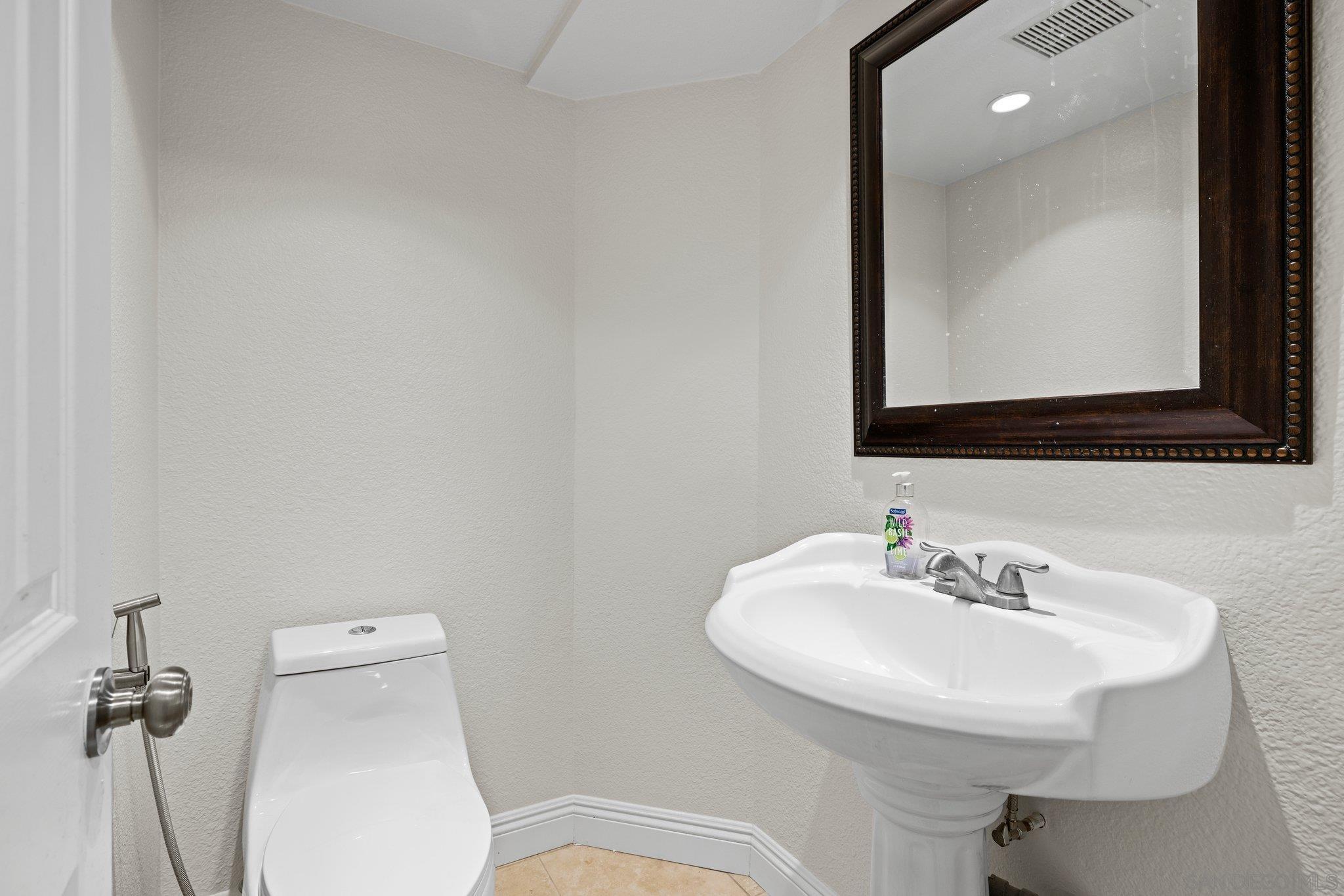 Detail Gallery Image 20 of 34 For 15913  Avenida Villaha  #42,  San Diego,  CA 92128 - 3 Beds | 2/1 Baths