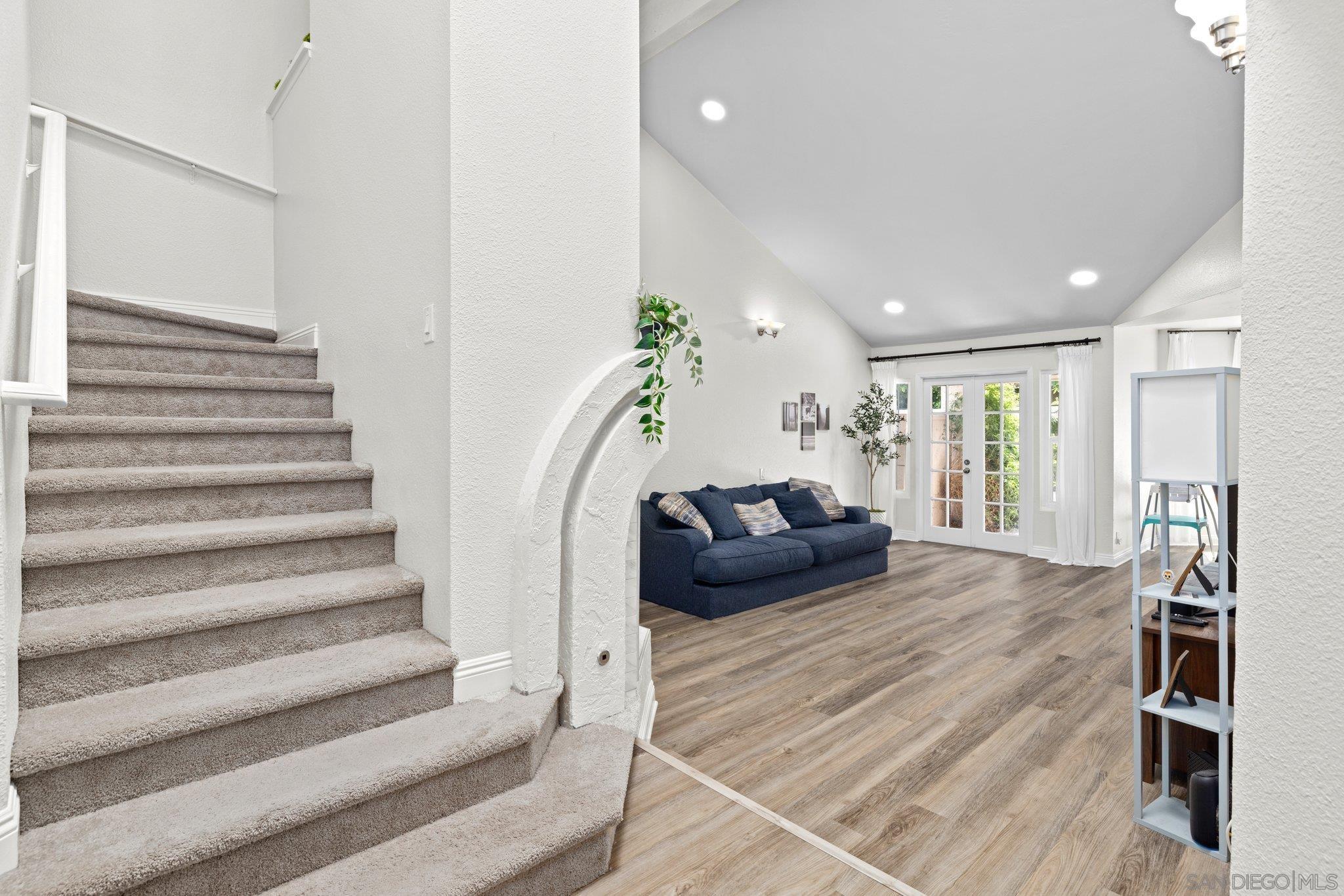 Detail Gallery Image 22 of 34 For 15913  Avenida Villaha  #42,  San Diego,  CA 92128 - 3 Beds | 2/1 Baths