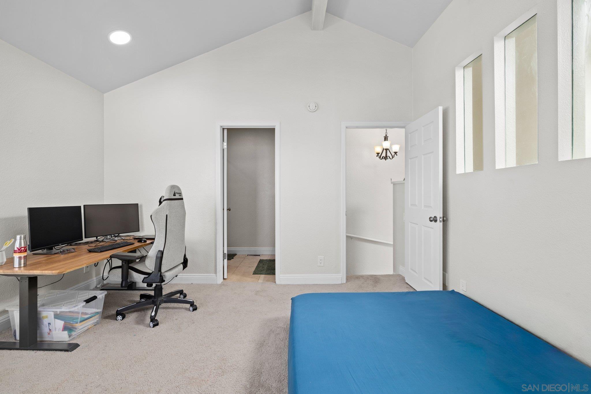 Detail Gallery Image 24 of 34 For 15913  Avenida Villaha  #42,  San Diego,  CA 92128 - 3 Beds | 2/1 Baths