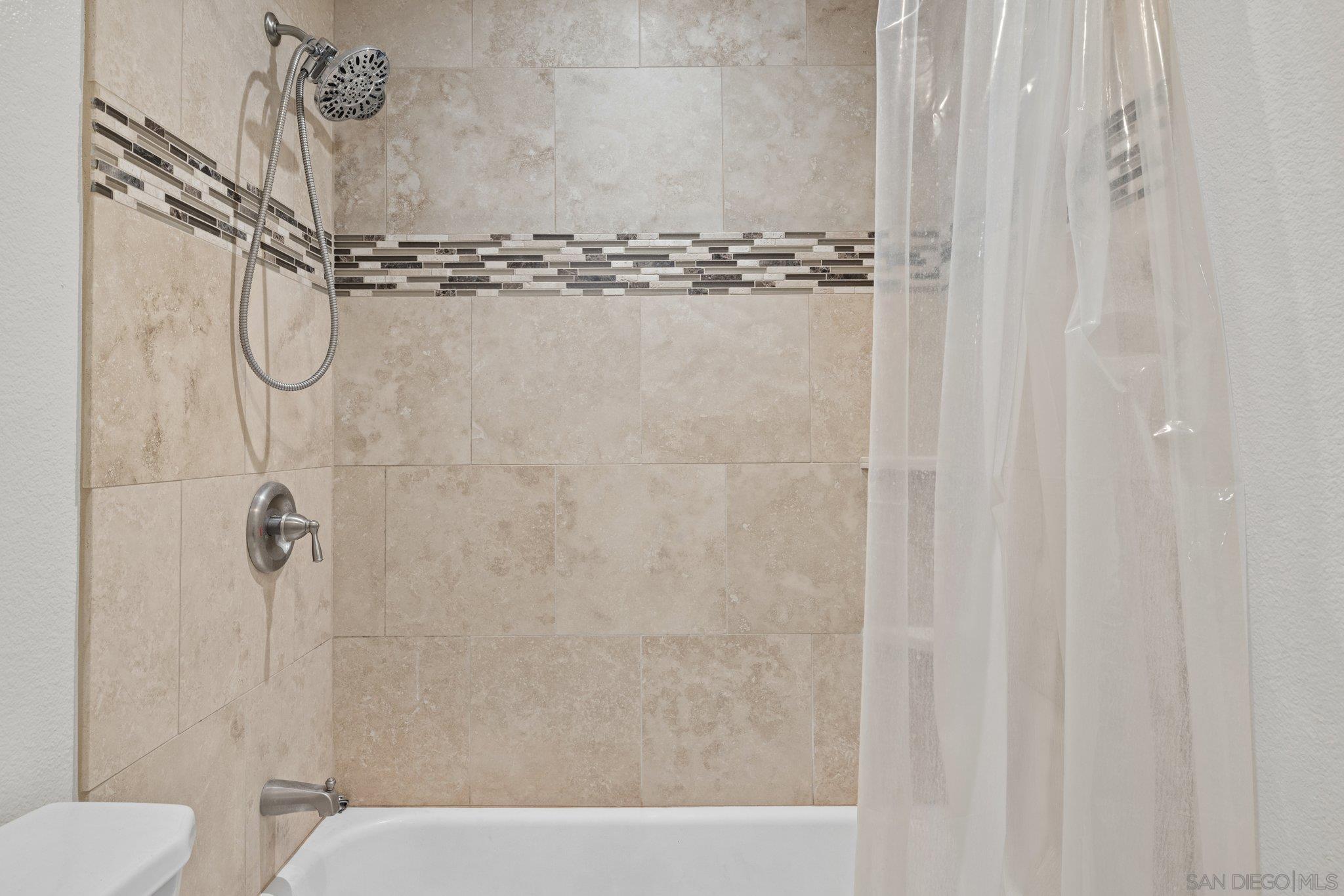 Detail Gallery Image 26 of 34 For 15913  Avenida Villaha  #42,  San Diego,  CA 92128 - 3 Beds | 2/1 Baths