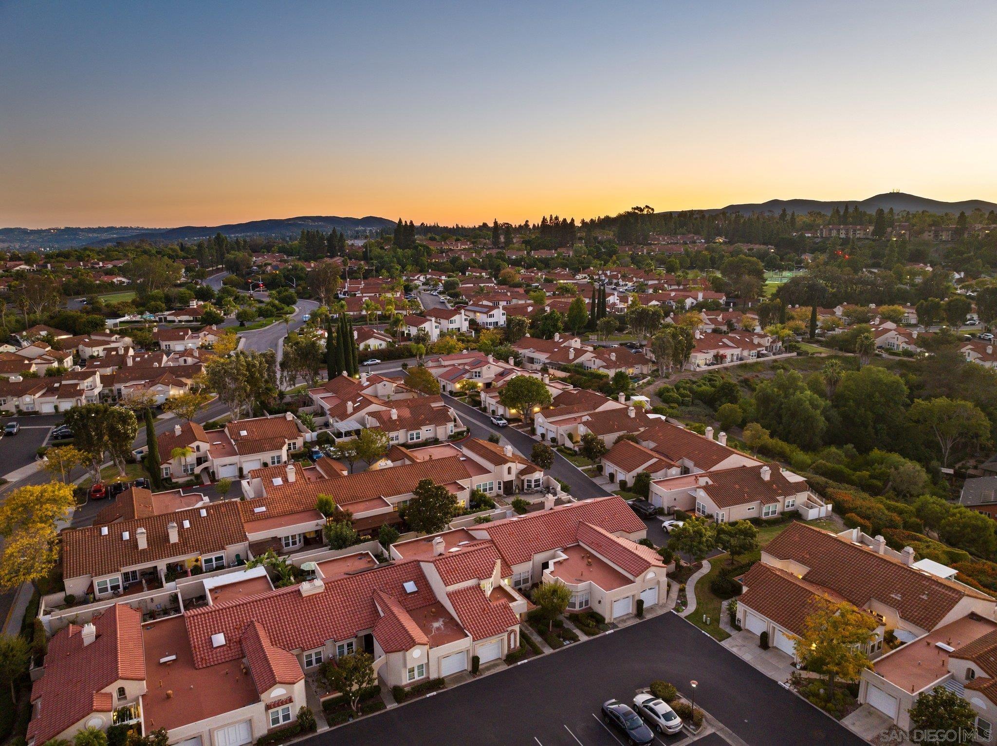 Detail Gallery Image 32 of 34 For 15913  Avenida Villaha  #42,  San Diego,  CA 92128 - 3 Beds | 2/1 Baths