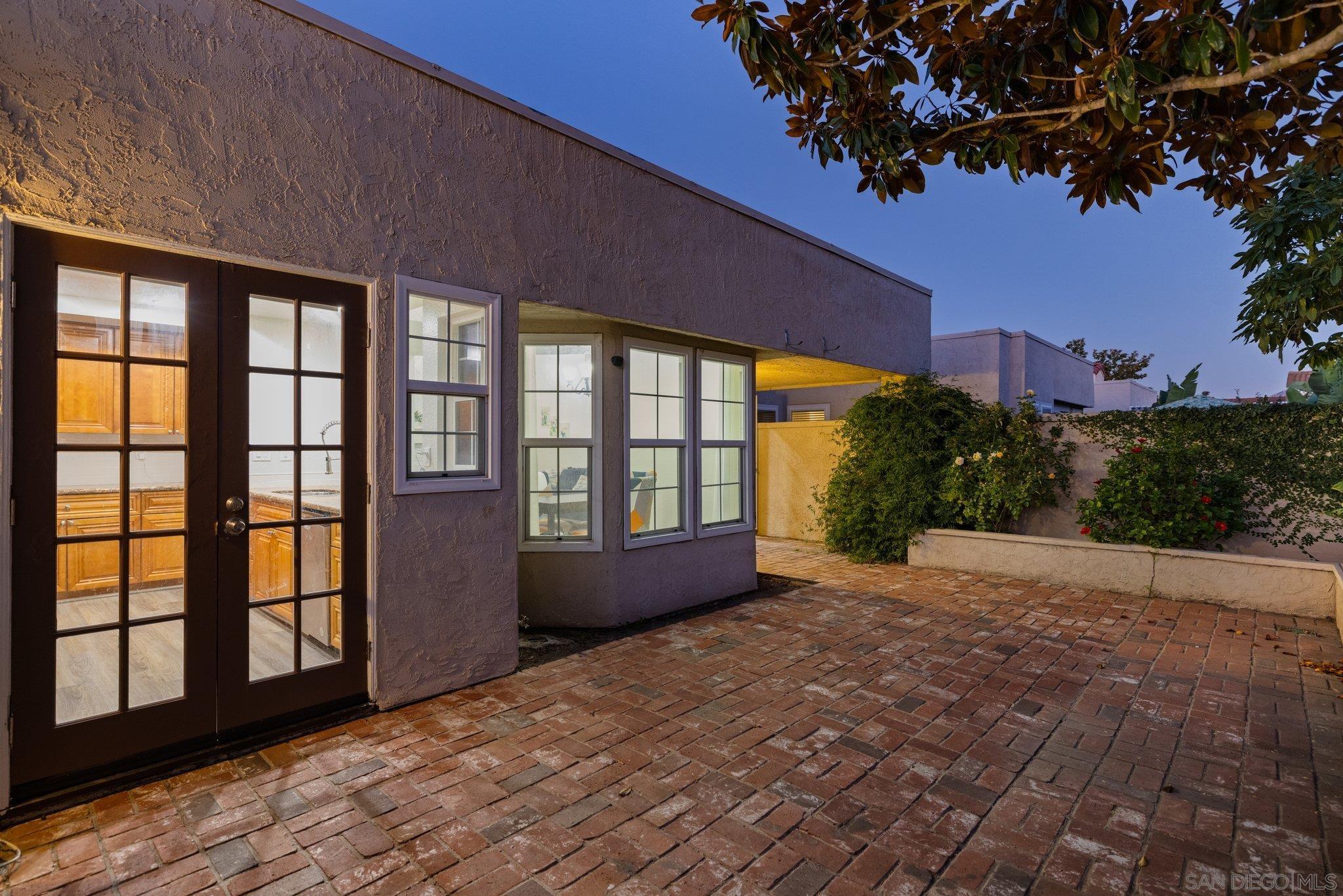 Detail Gallery Image 6 of 34 For 15913  Avenida Villaha  #42,  San Diego,  CA 92128 - 3 Beds | 2/1 Baths