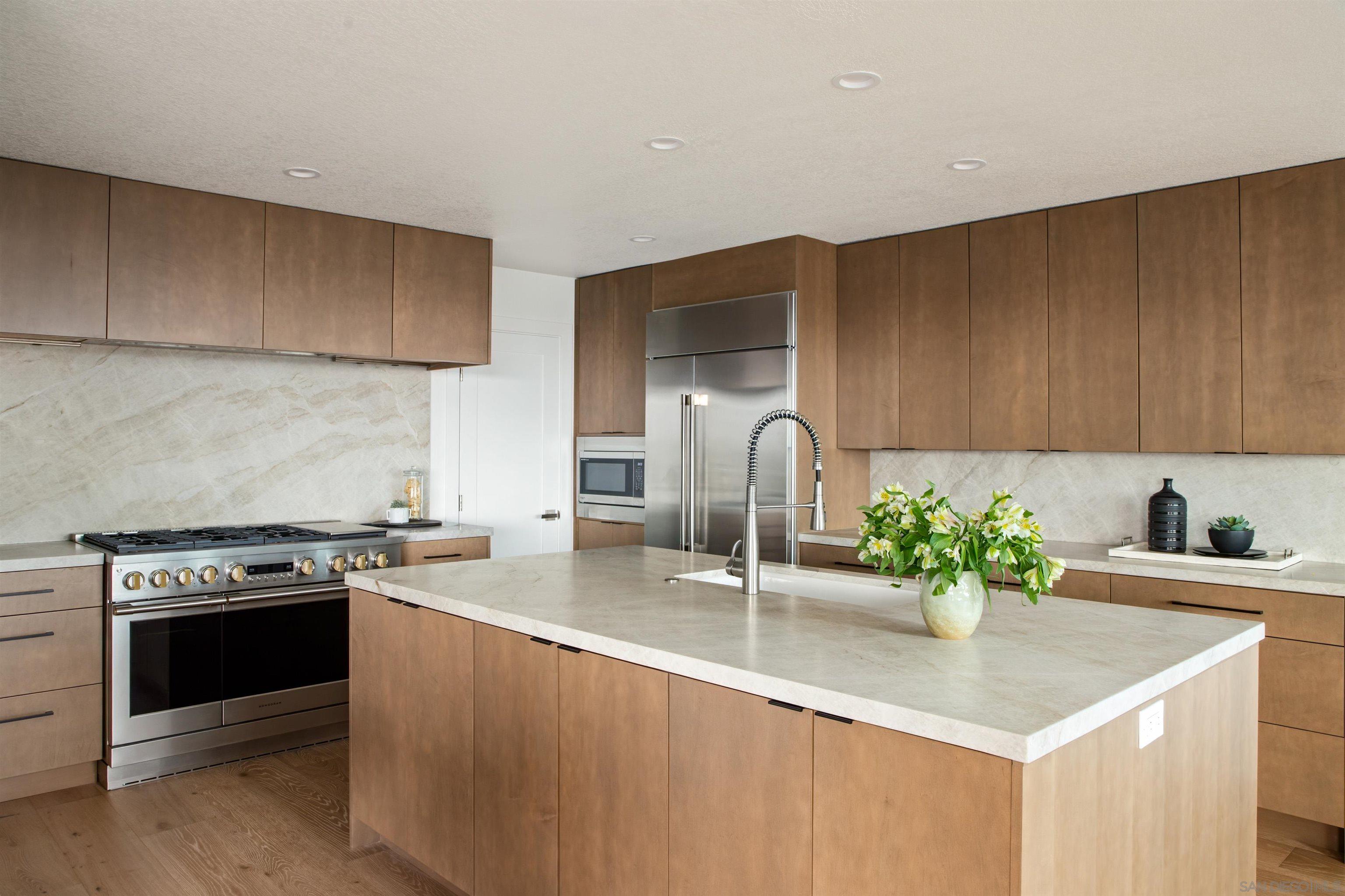 Detail Gallery Image 17 of 60 For 2481  La Marque St, San Diego,  CA 92109 - 4 Beds | 3 Baths