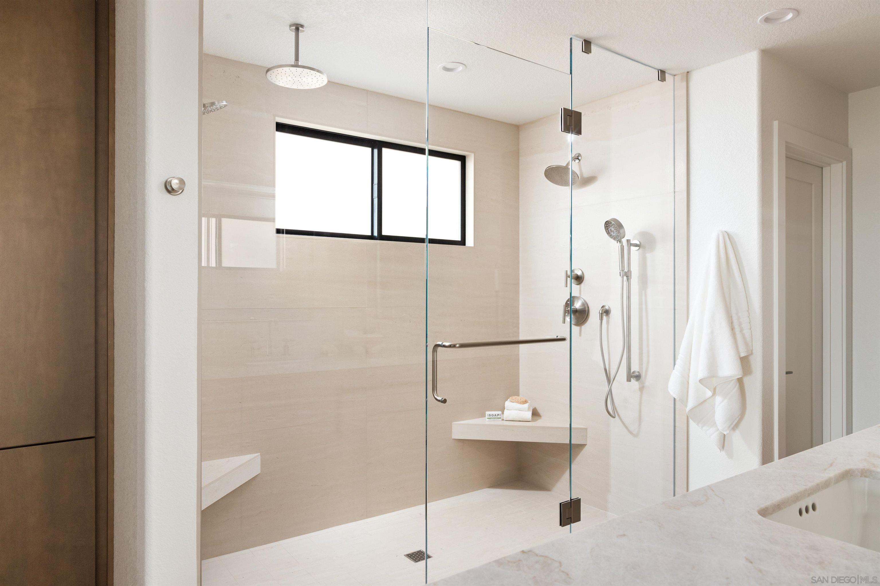 Detail Gallery Image 26 of 60 For 2481  La Marque St, San Diego,  CA 92109 - 4 Beds | 3 Baths