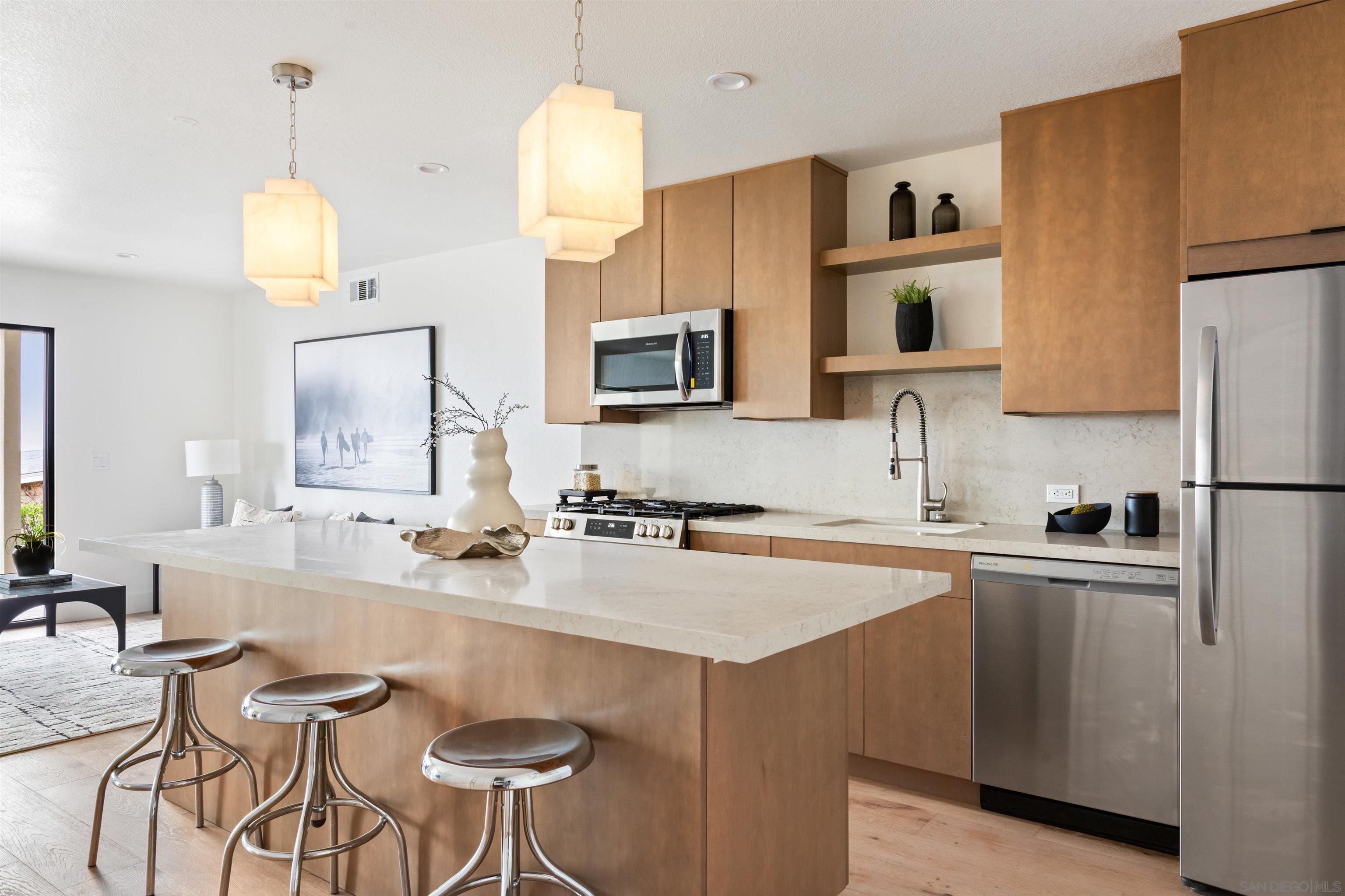 Detail Gallery Image 32 of 60 For 2481  La Marque St, San Diego,  CA 92109 - 4 Beds | 3 Baths