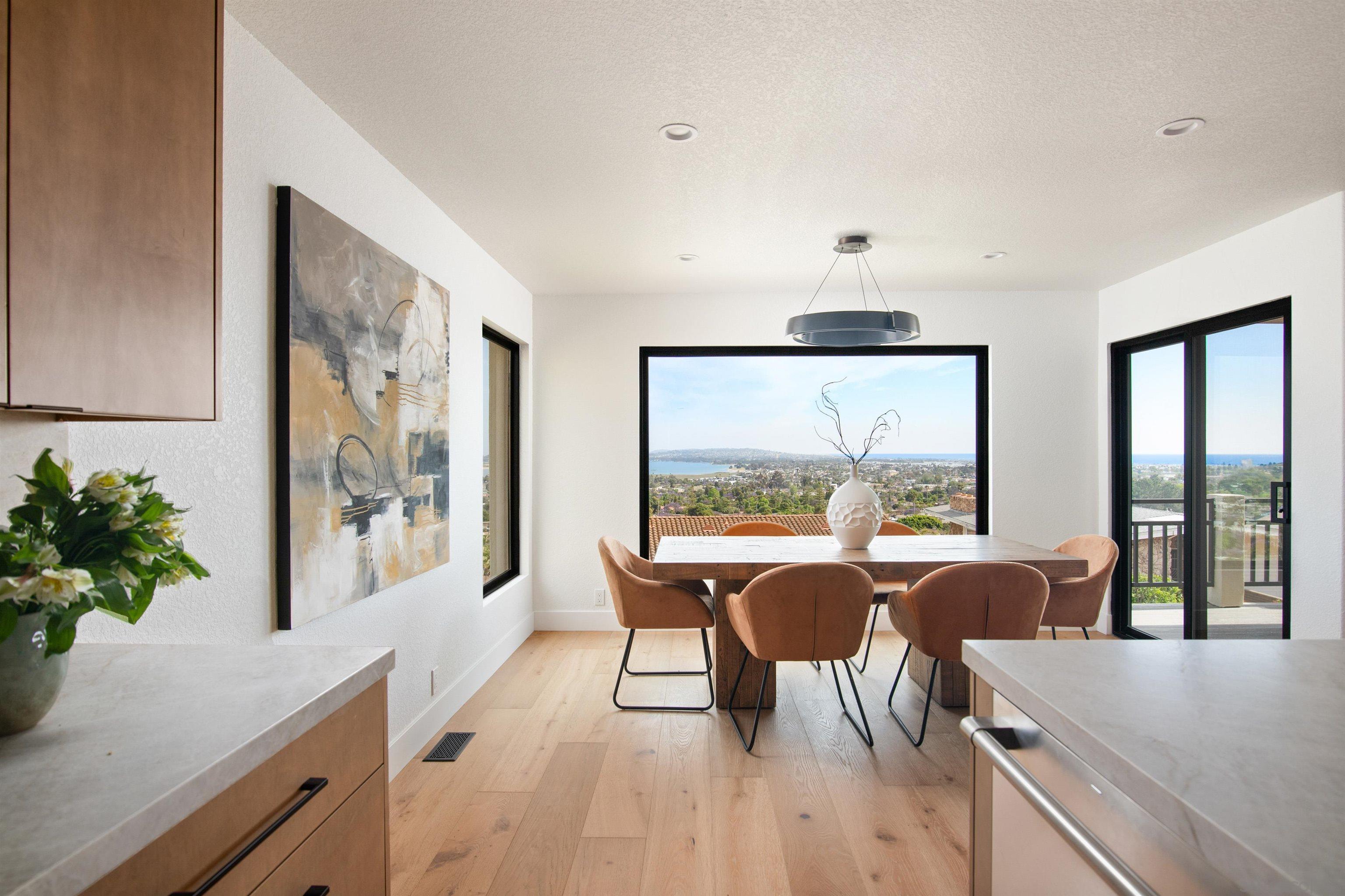 Detail Gallery Image 5 of 60 For 2481  La Marque St, San Diego,  CA 92109 - 4 Beds | 3 Baths