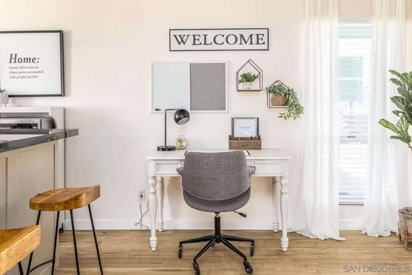 Detail Gallery Image 14 of 39 For 4367  Berwick, San Diego,  CA 92117 - 4 Beds | 3 Baths