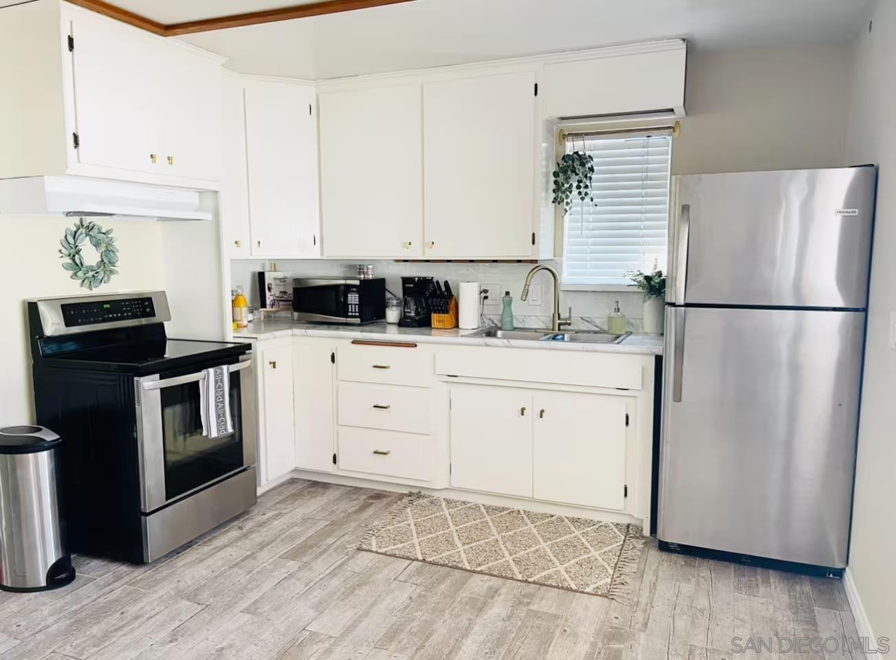 Detail Gallery Image 19 of 39 For 4367  Berwick, San Diego,  CA 92117 - 4 Beds | 3 Baths