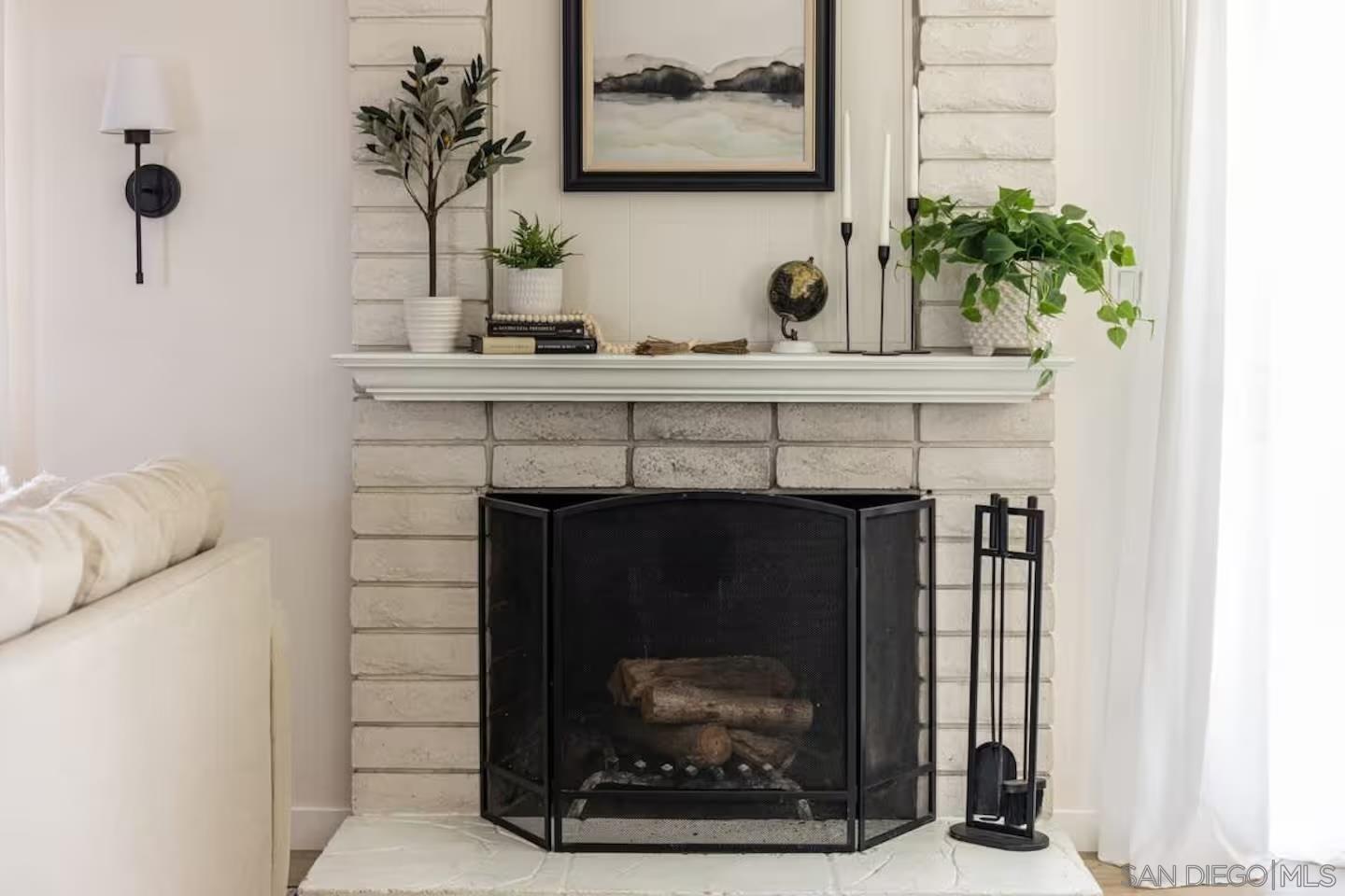 Detail Gallery Image 3 of 39 For 4367  Berwick, San Diego,  CA 92117 - 4 Beds | 3 Baths