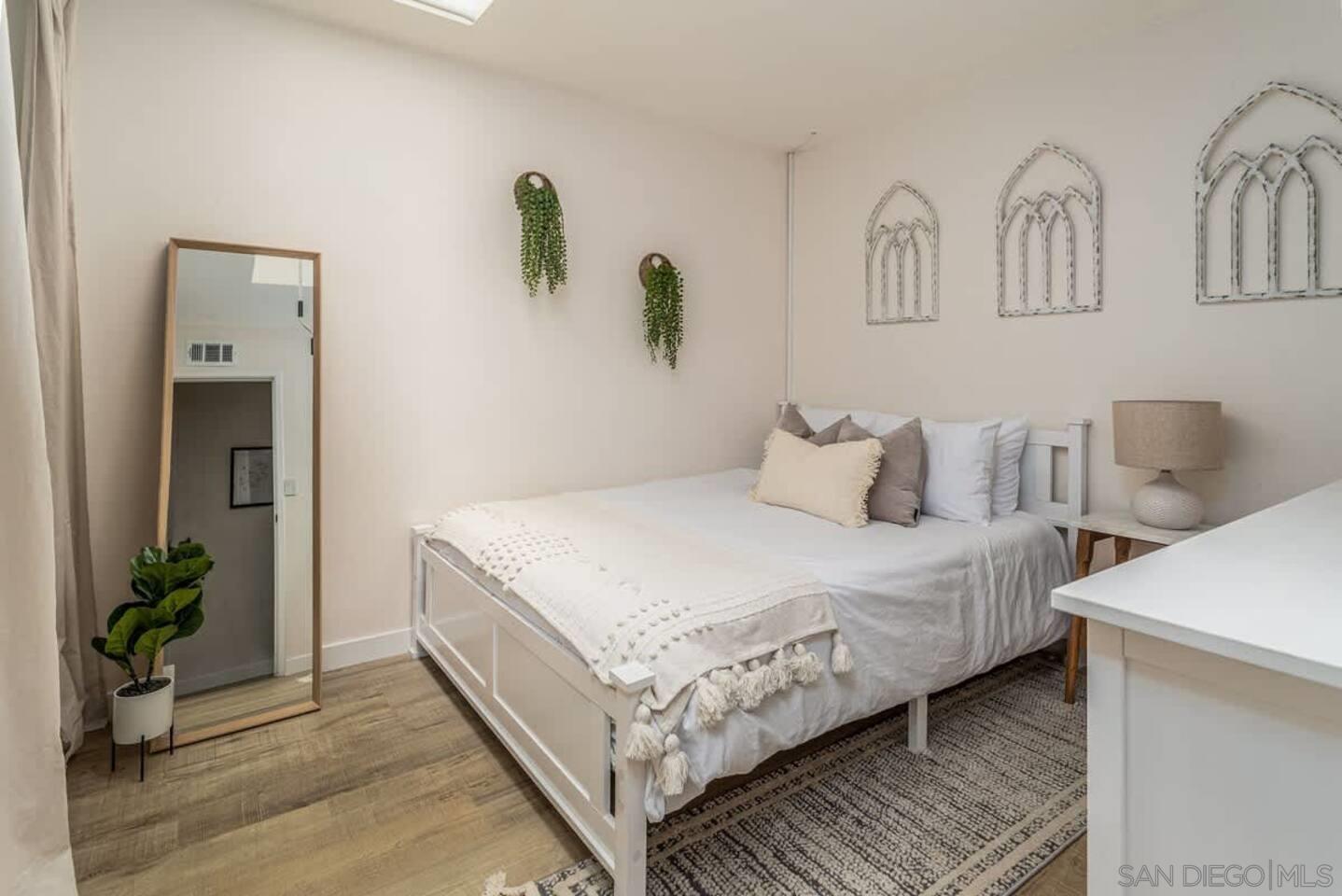 Detail Gallery Image 28 of 39 For 4367  Berwick, San Diego,  CA 92117 - 4 Beds | 3 Baths